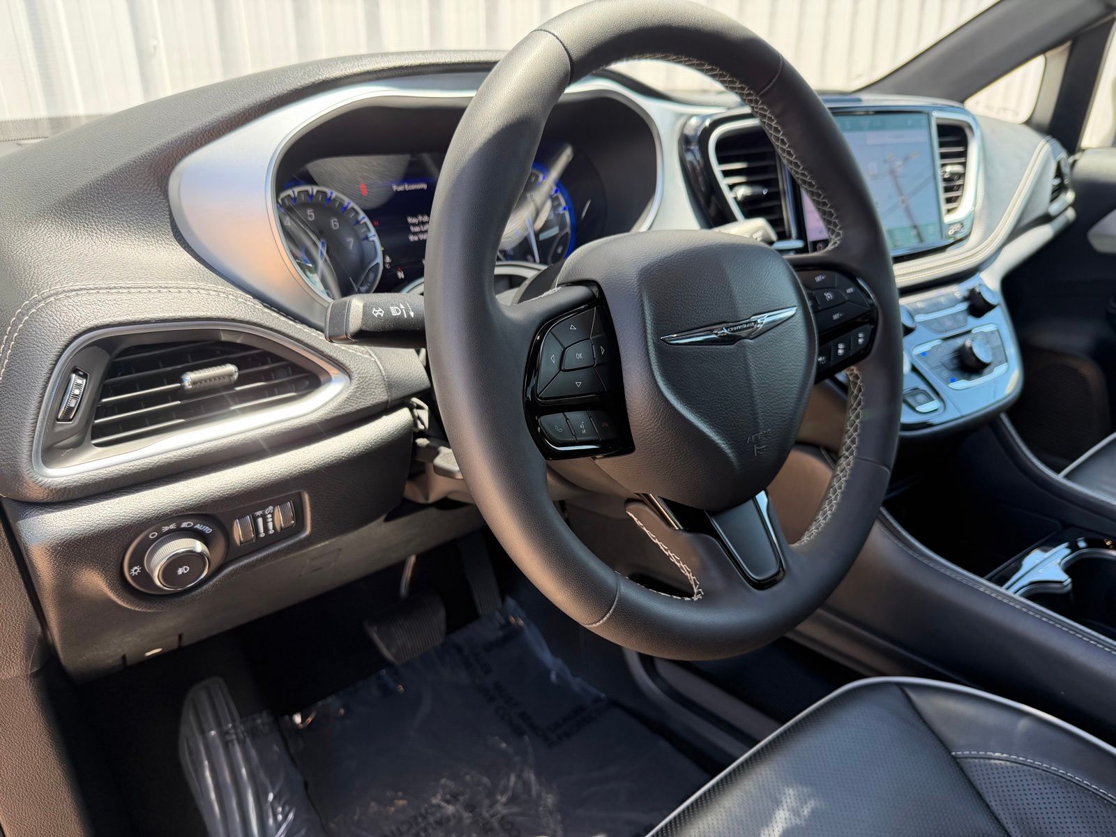 2025 Chrysler Pacifica Limited - Photo 17