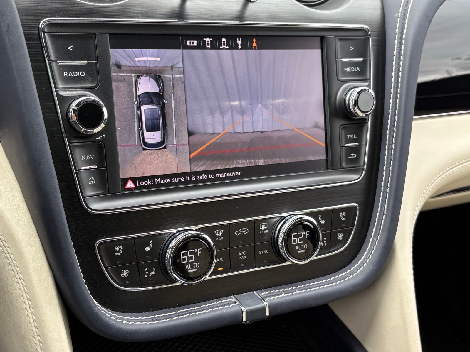 2019 Bentley Bentayga thumbnail 27