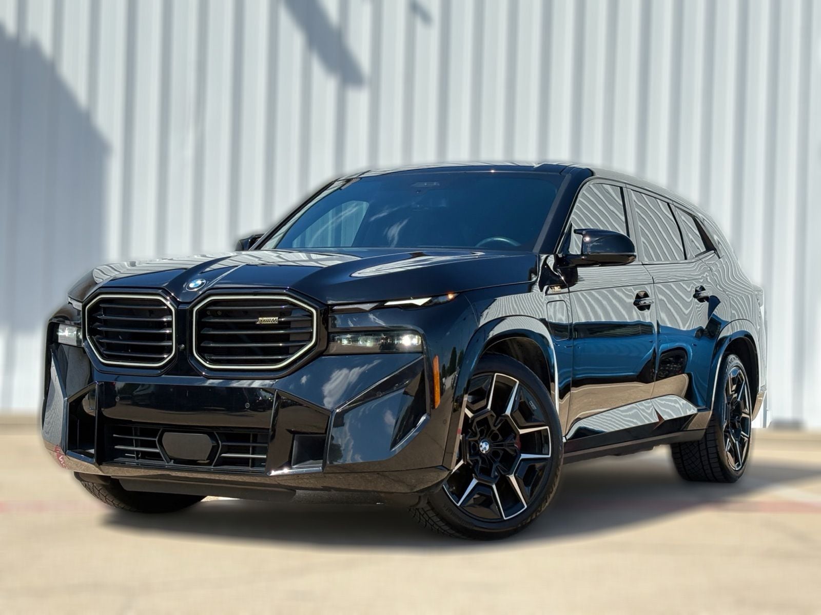 2024 BMW XM - Image 2