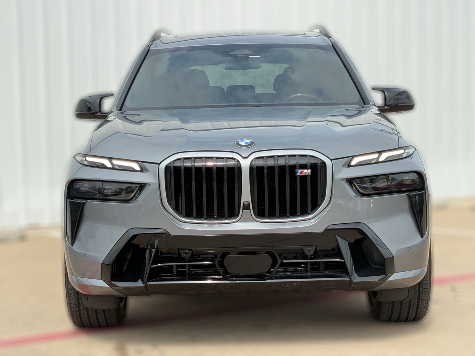2023 BMW X7 thumbnail 5