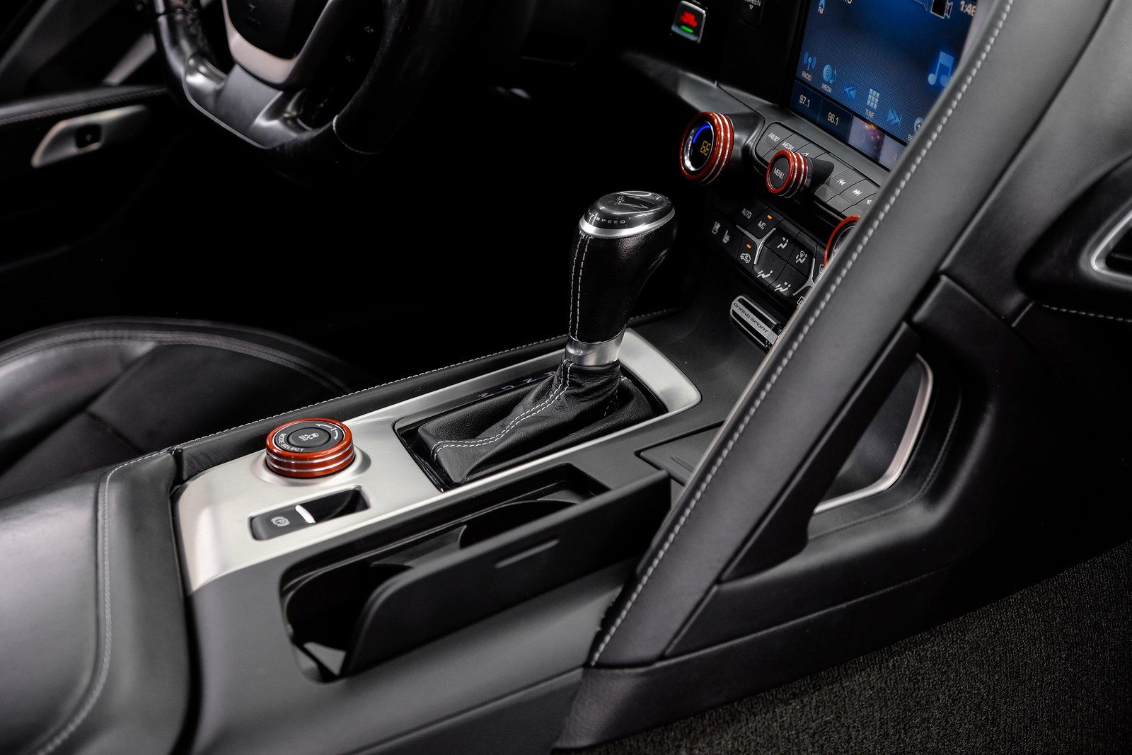 2018 Chevrolet Corvette 3LT - Photo 32