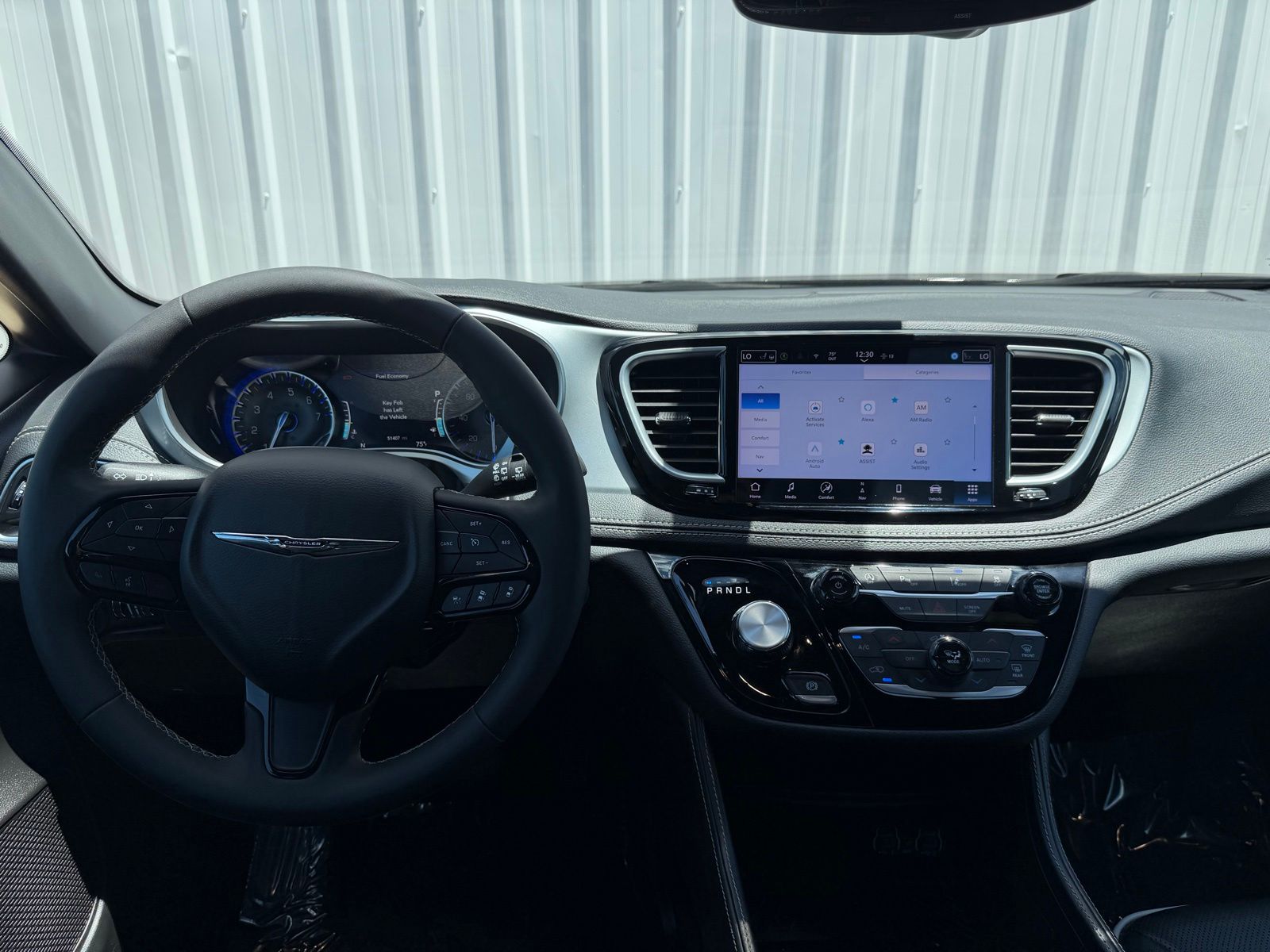2025 Chrysler Pacifica Limited - Photo 12