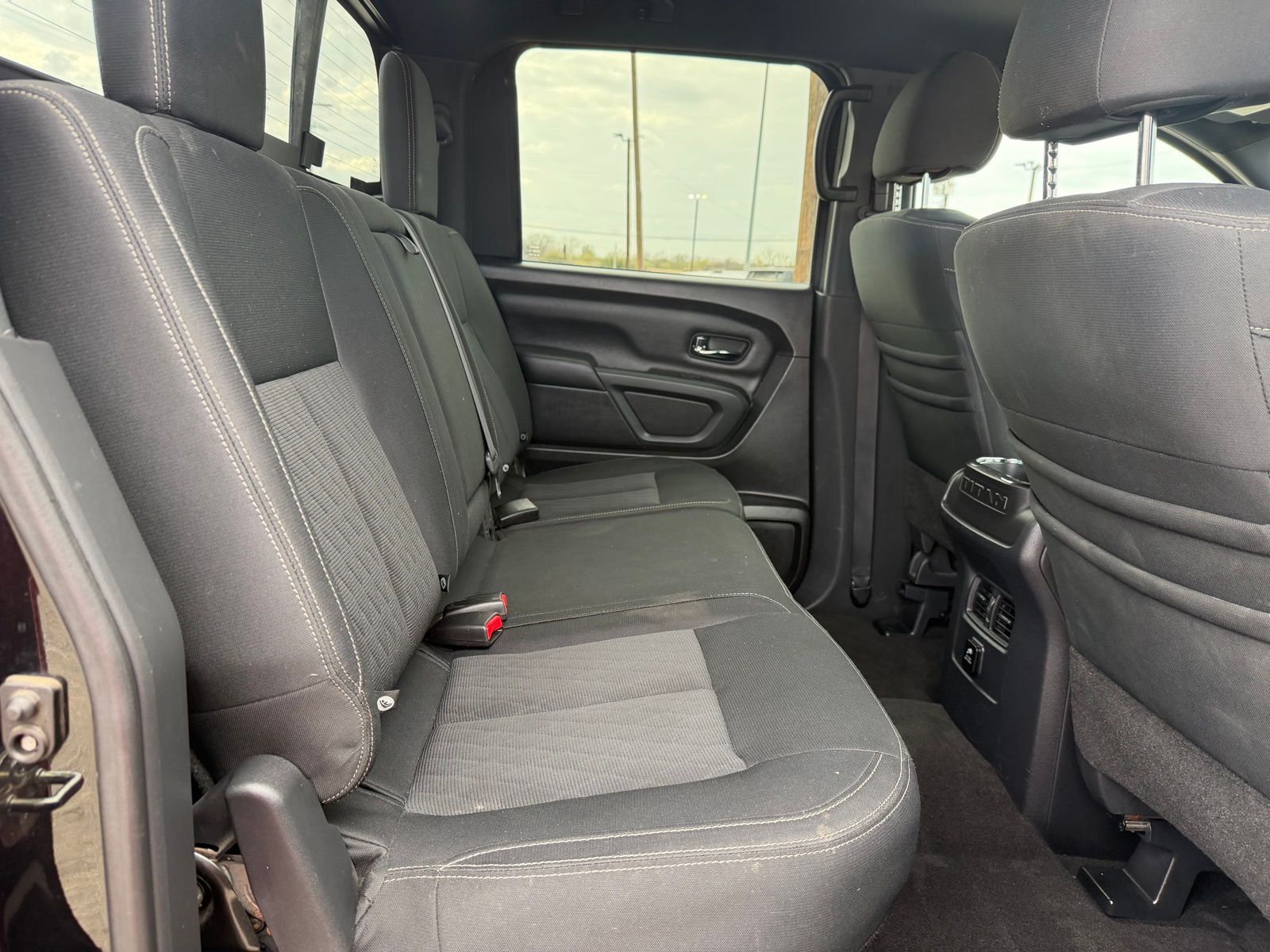 2018 Nissan Titan XD thumbnail 23