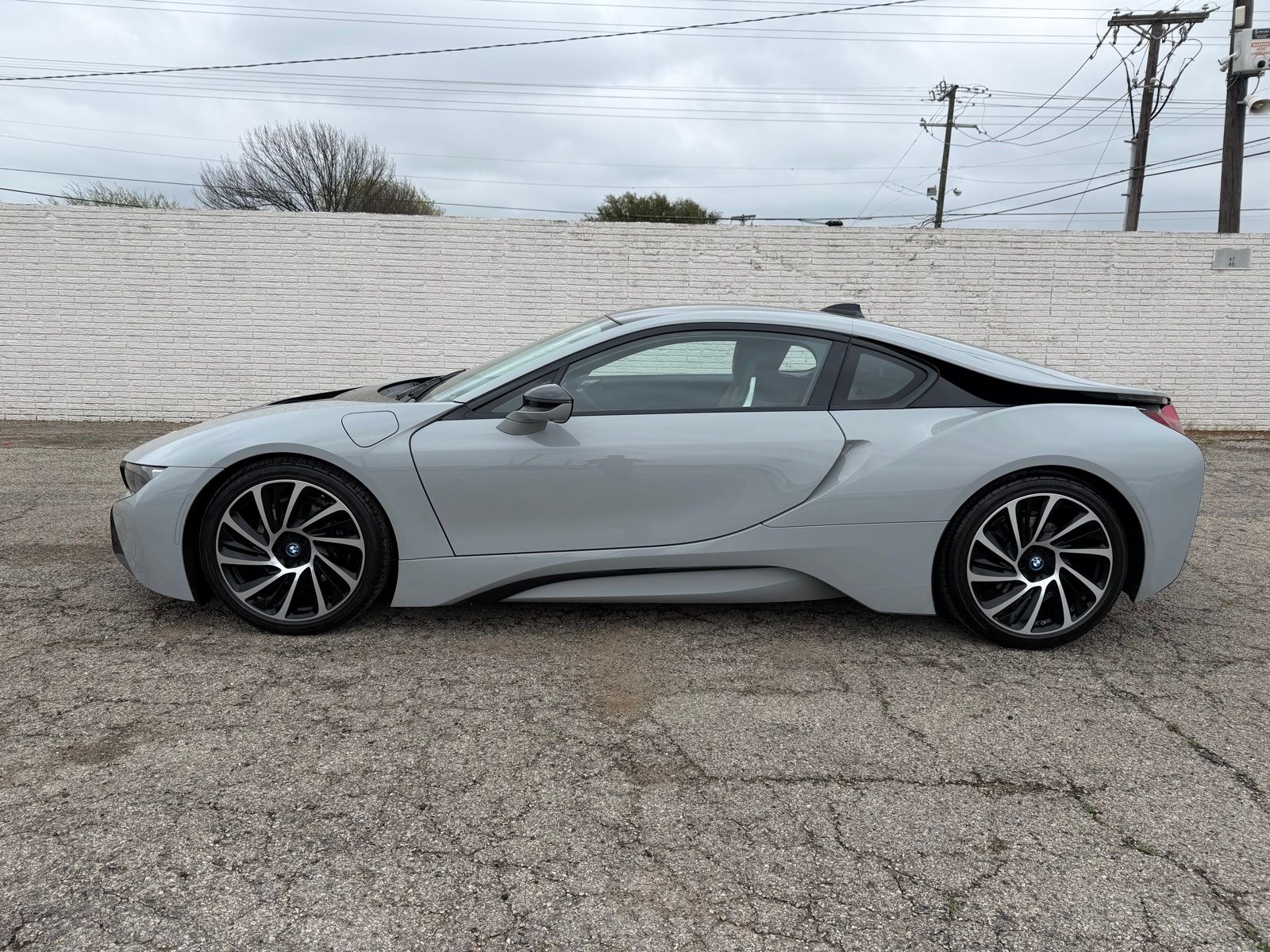 2016 BMW i8 - Image 3
