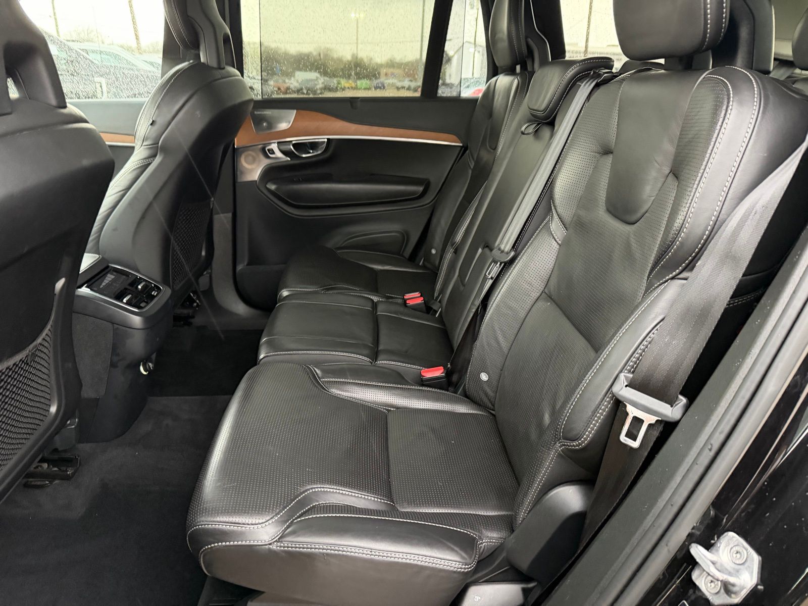 2016 Volvo XC90 thumbnail 21