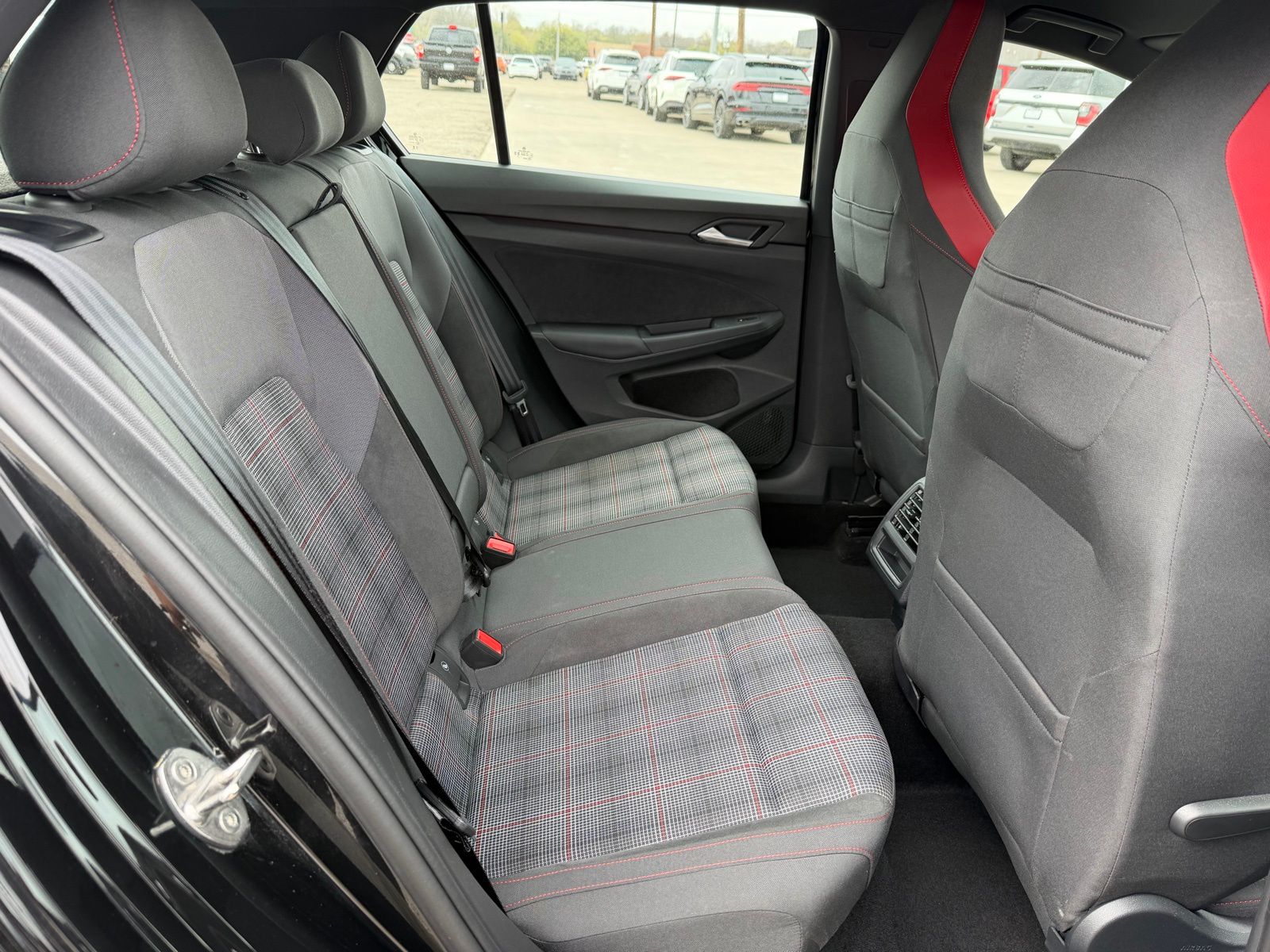 2024 Volkswagen Golf GTI thumbnail 24