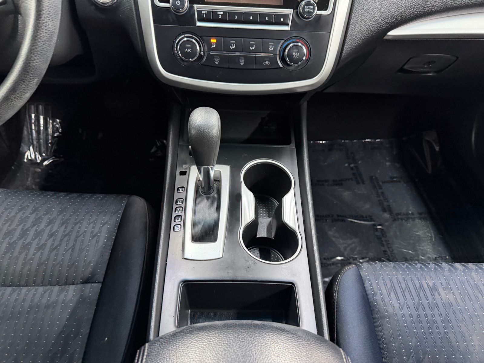 2017 Nissan Altima thumbnail 17