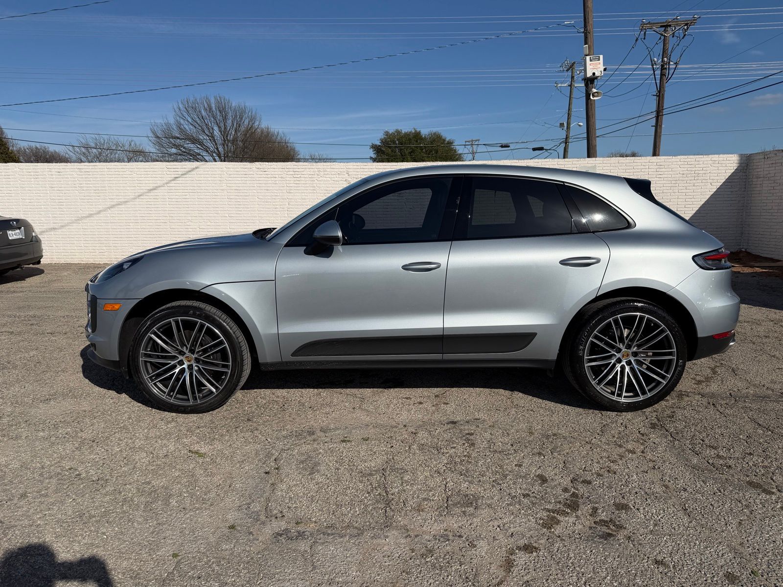 2020 Porsche Macan - Image 3