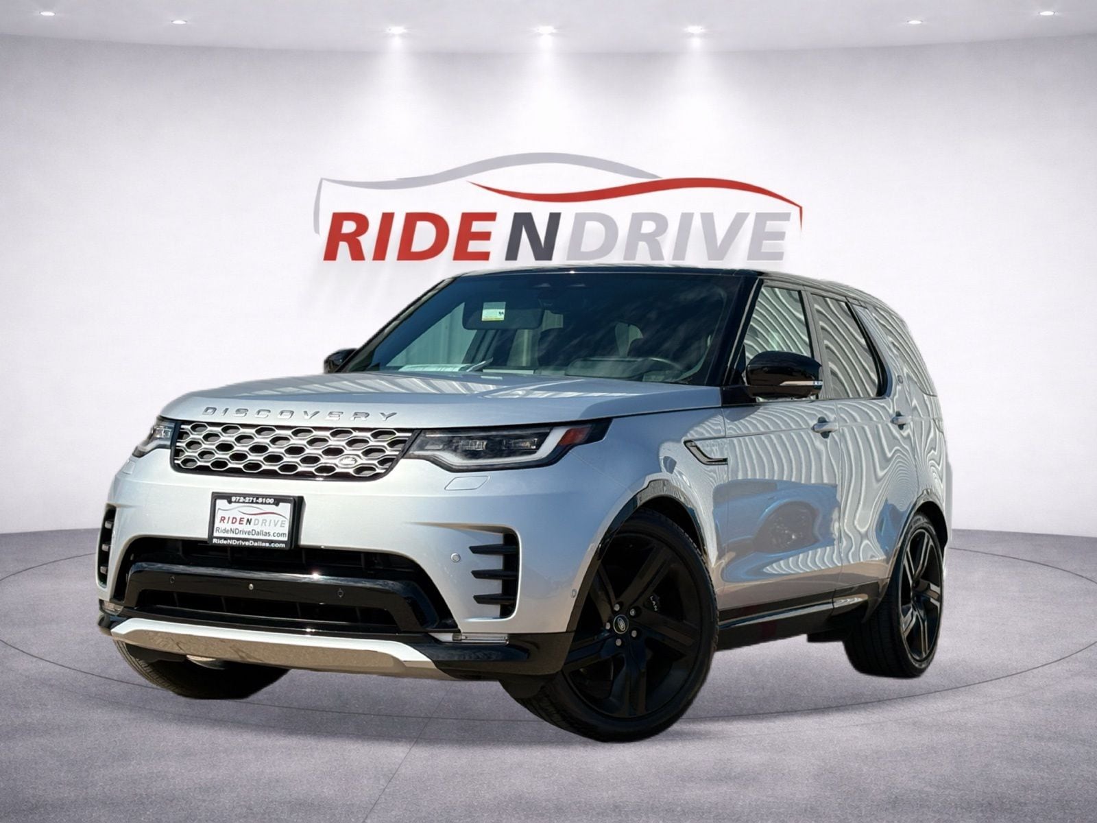 2024 Land Rover Discovery P360 Metropolitan Edition's photo