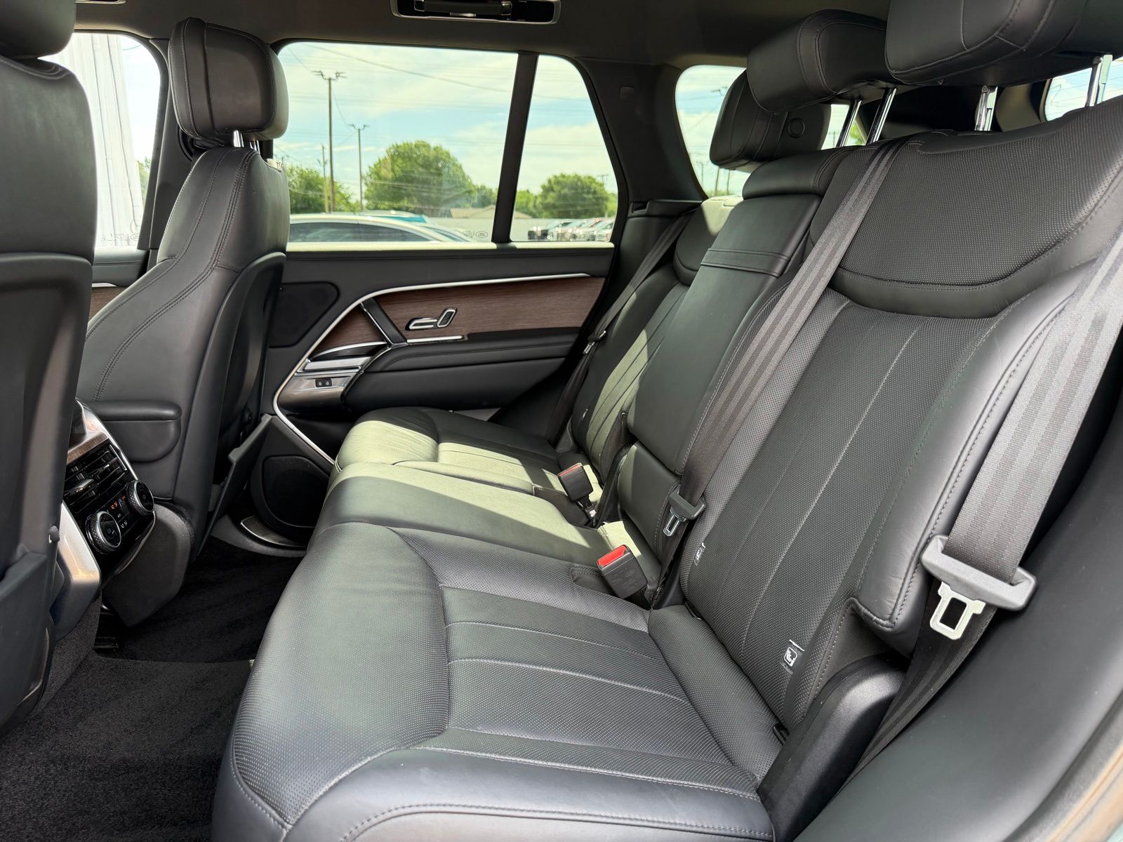 2023 Land Rover Range Rover SE - Photo 21