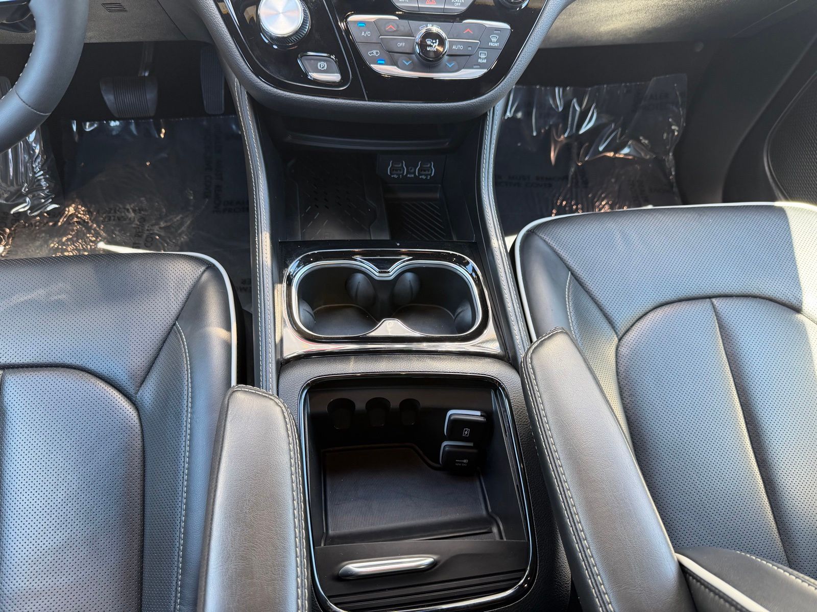 2025 Chrysler Pacifica Limited - Photo 16