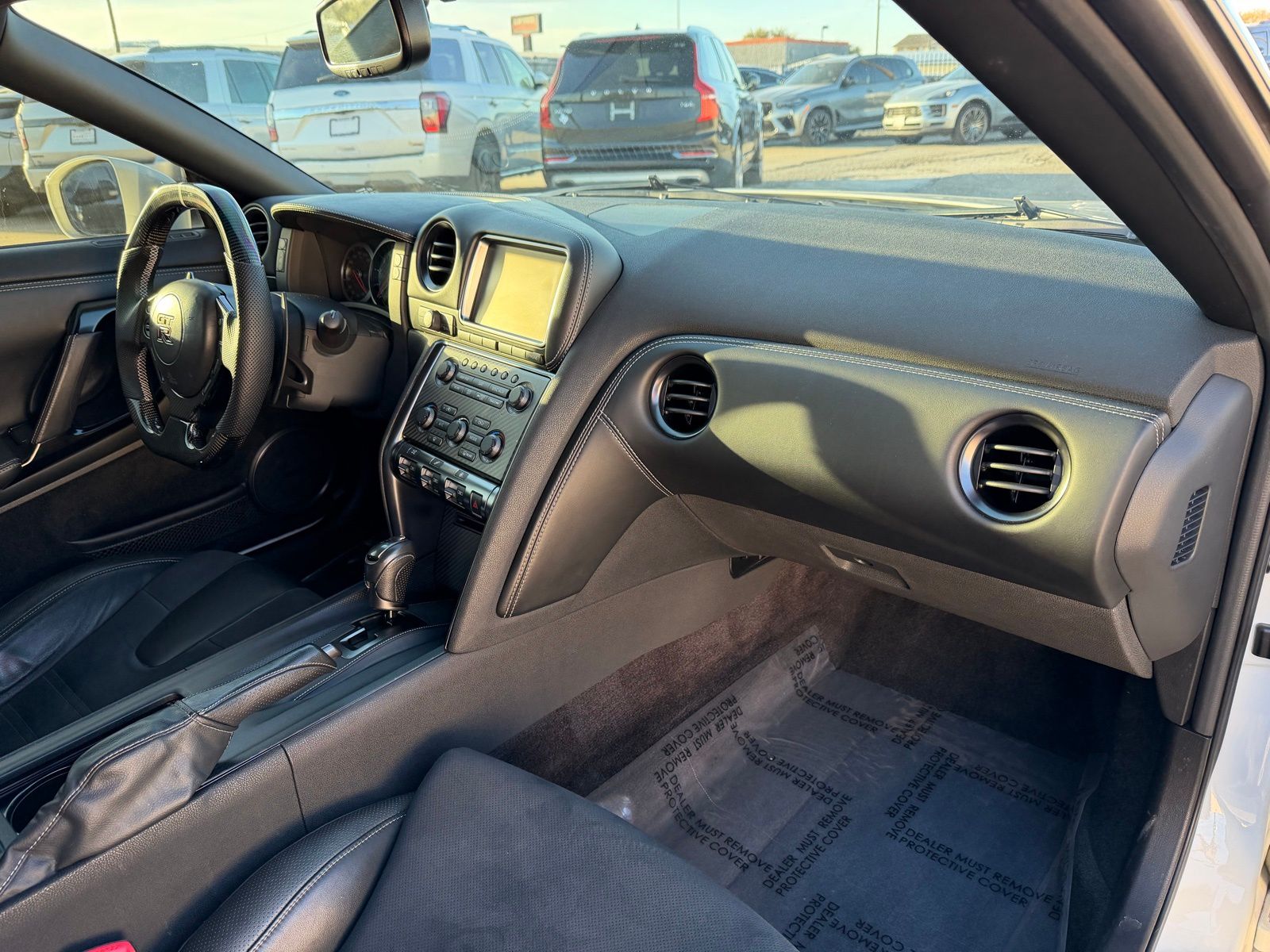 2015 Nissan GT-R thumbnail 19