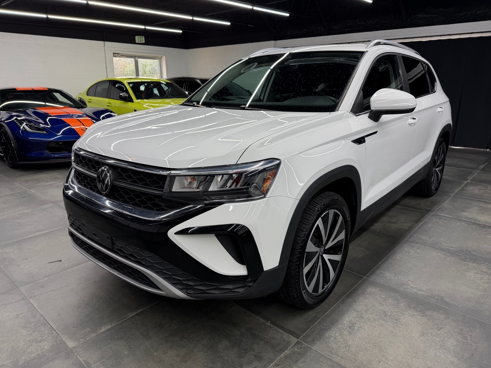 2023 Volkswagen Taos SE's photo