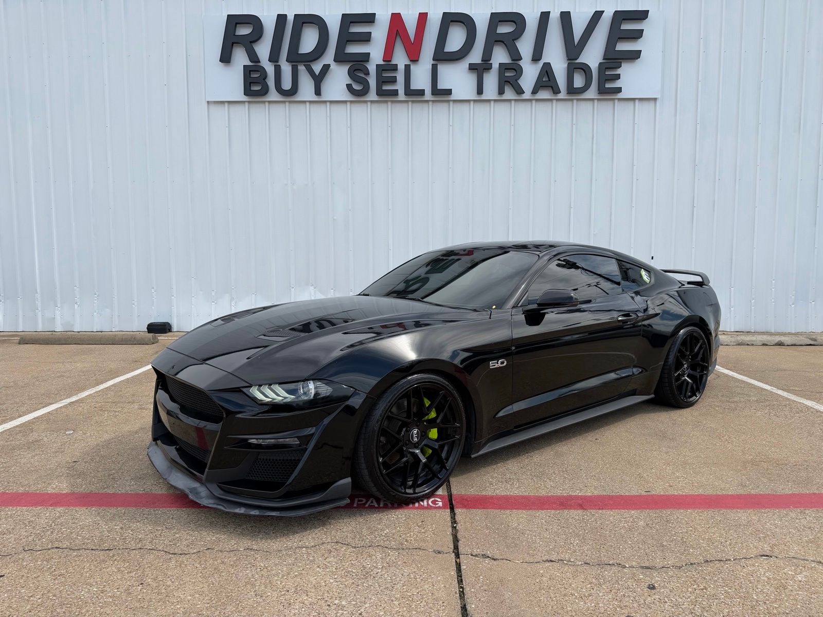2019 Ford Mustang GT Coupe Premium's photo