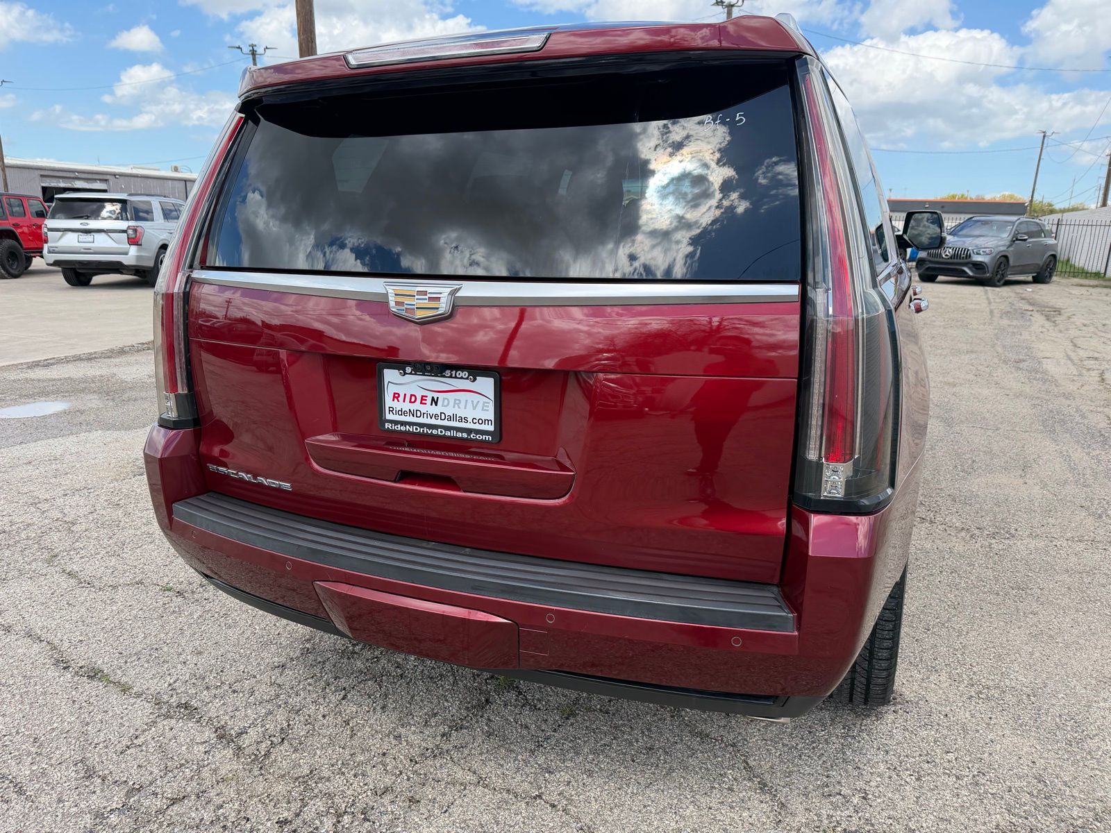 2017 CADILLAC Escalade thumbnail 7