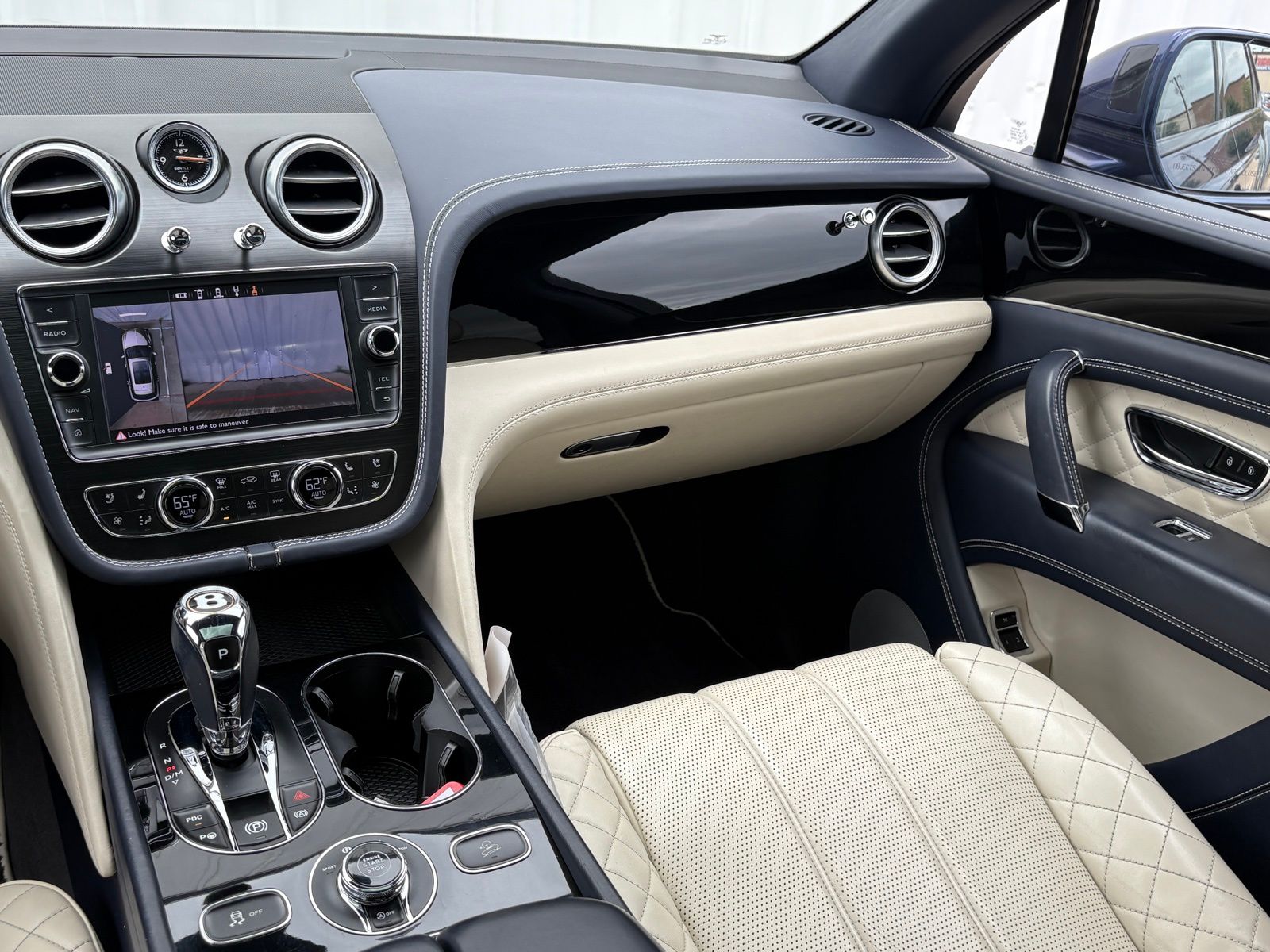 2019 Bentley Bentayga thumbnail 16