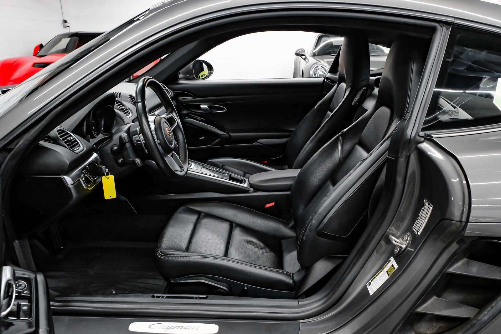 2022 Porsche 718 Cayman thumbnail 5