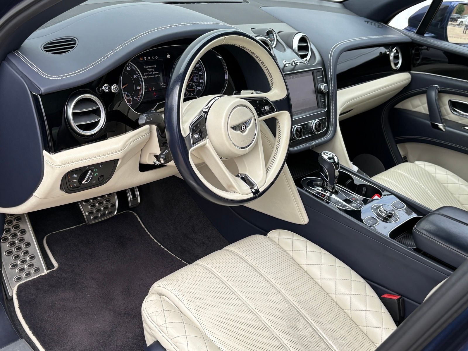 2019 Bentley Bentayga thumbnail 18
