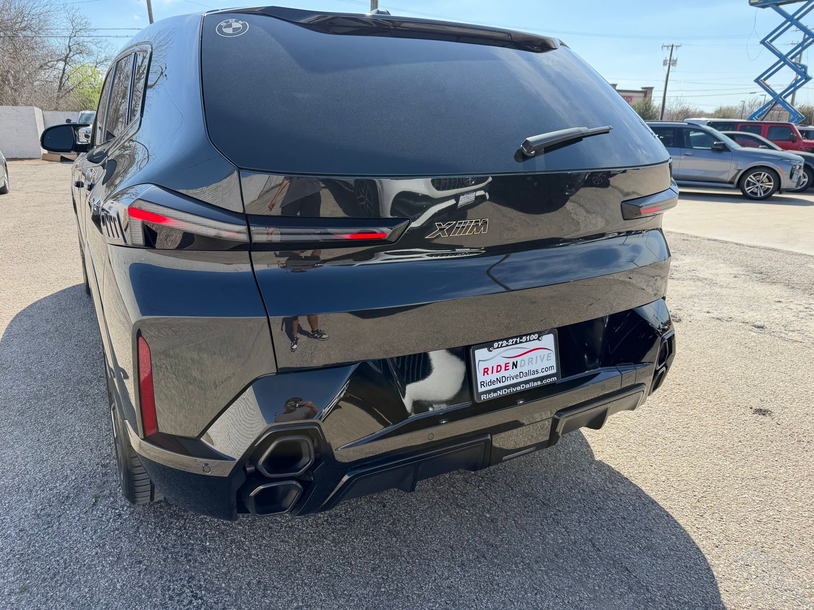 2024 BMW XM thumbnail 6