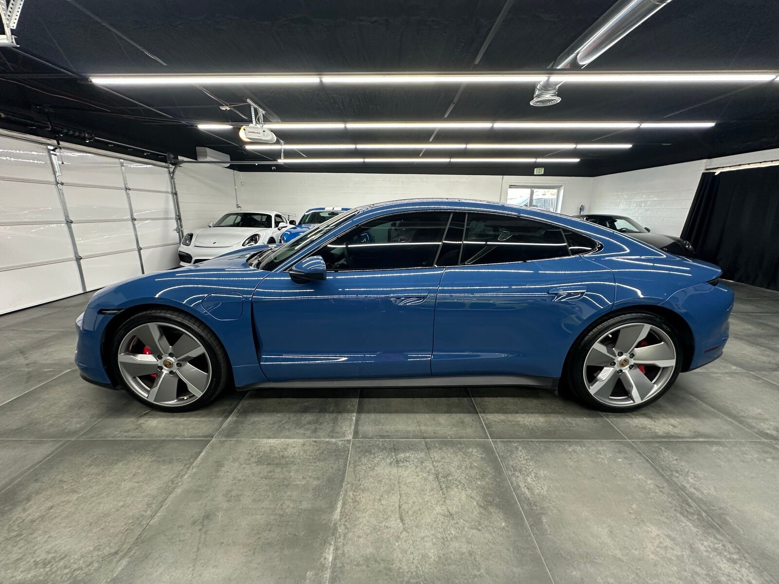 2021 Porsche Taycan 4S photo 3