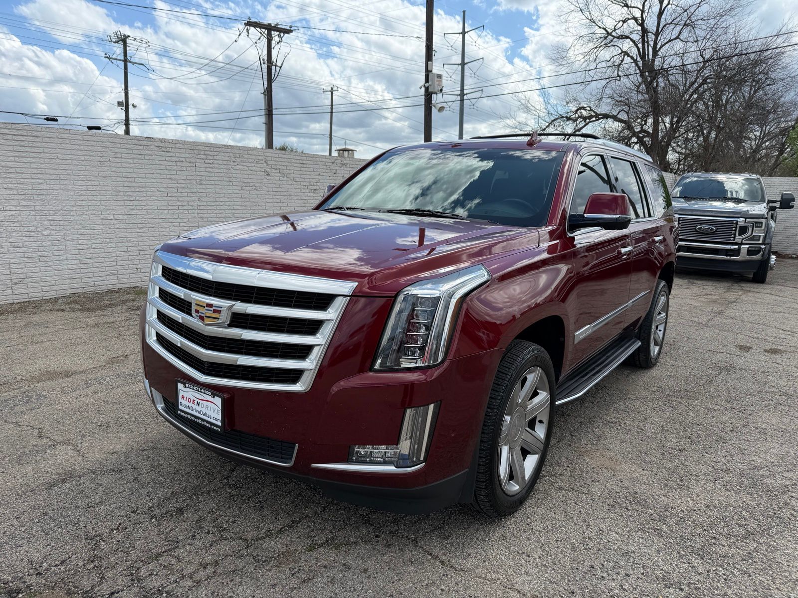 2017 CADILLAC Escalade - Image 1