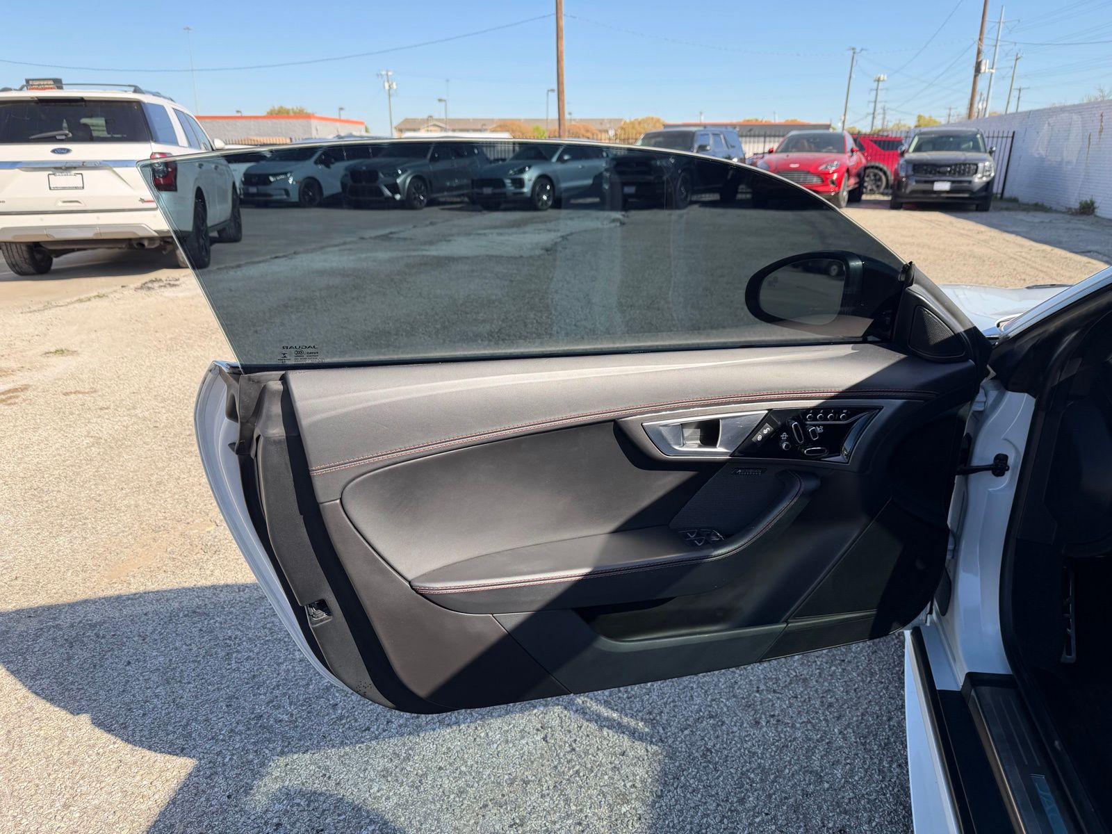 2016 Jaguar F-TYPE thumbnail 22