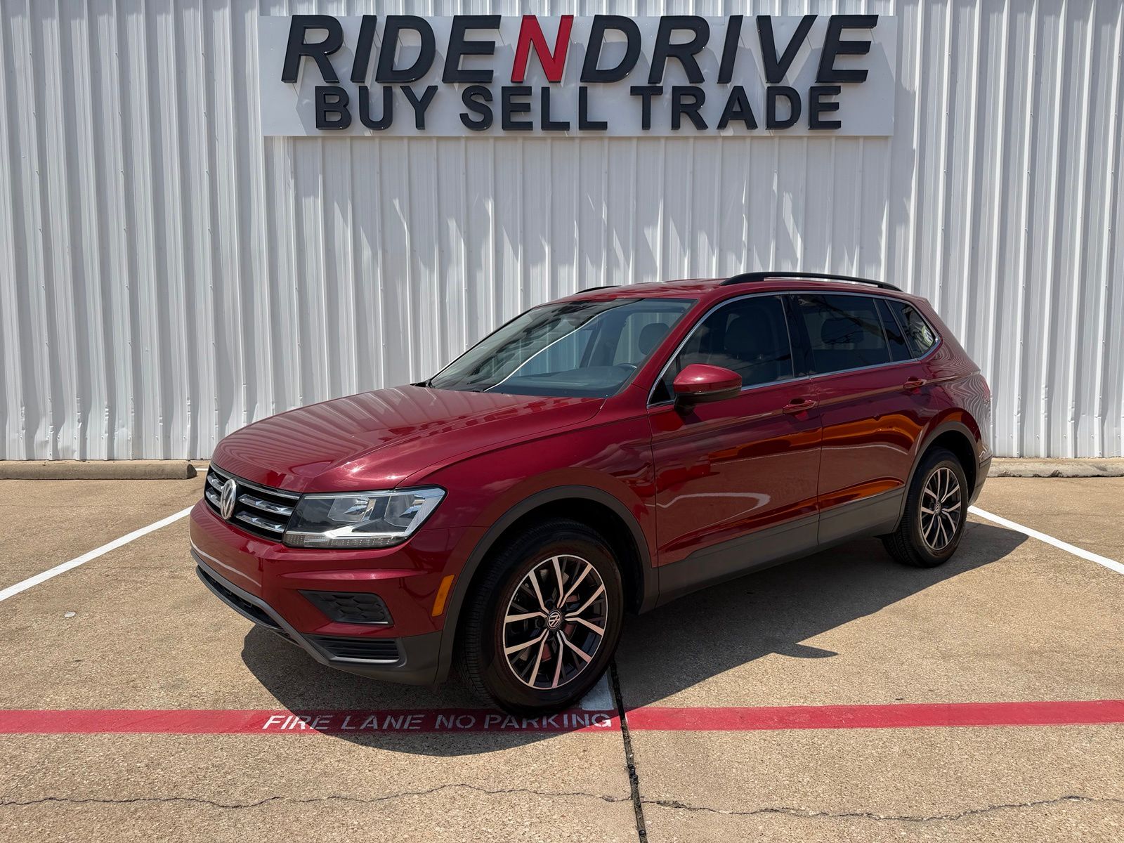 2019 Volkswagen Tiguan 2.0T SE's photo