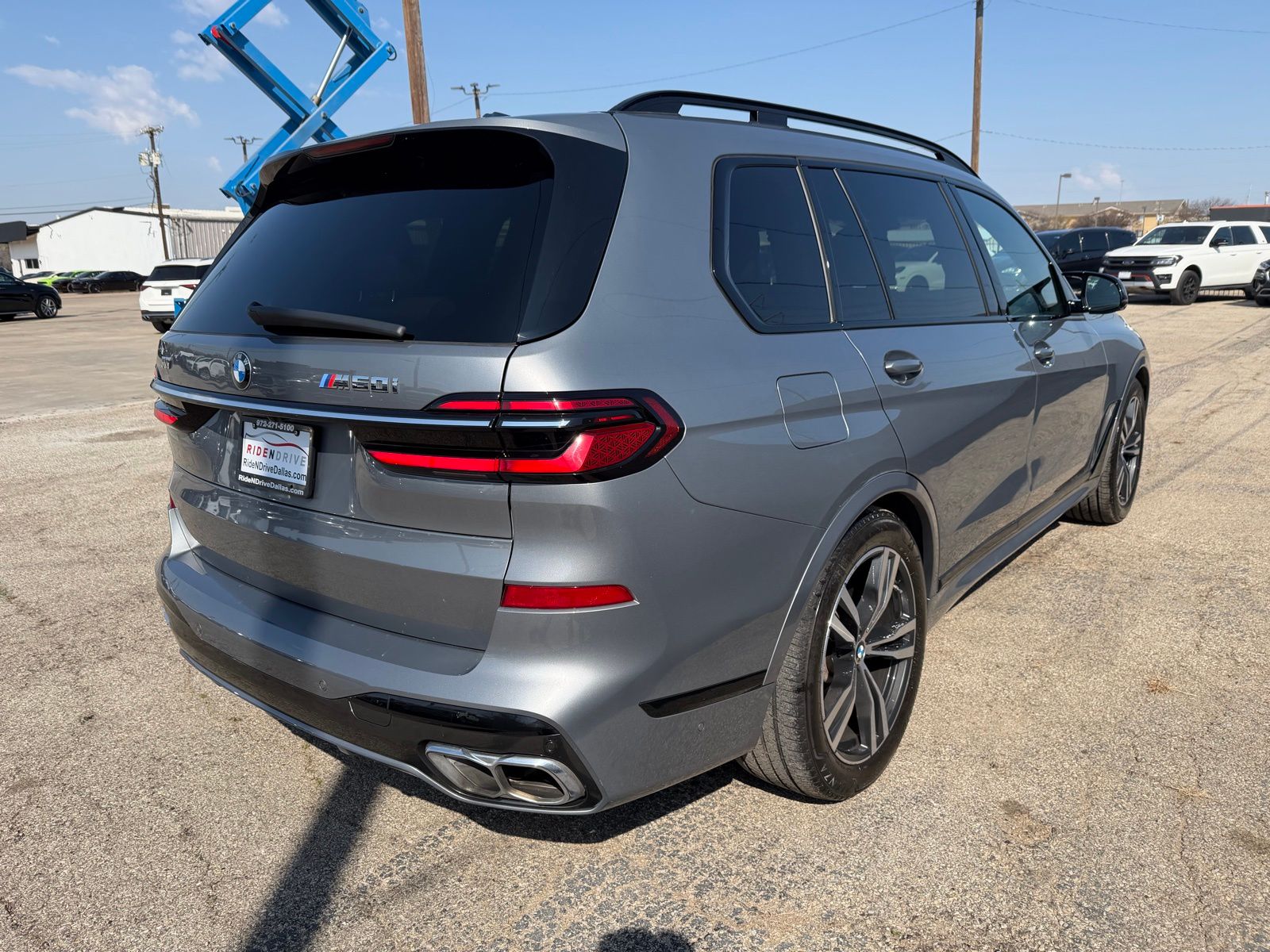 2023 BMW X7 thumbnail 8