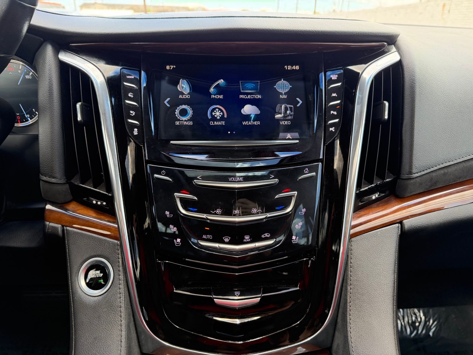 2017 CADILLAC Escalade thumbnail 16