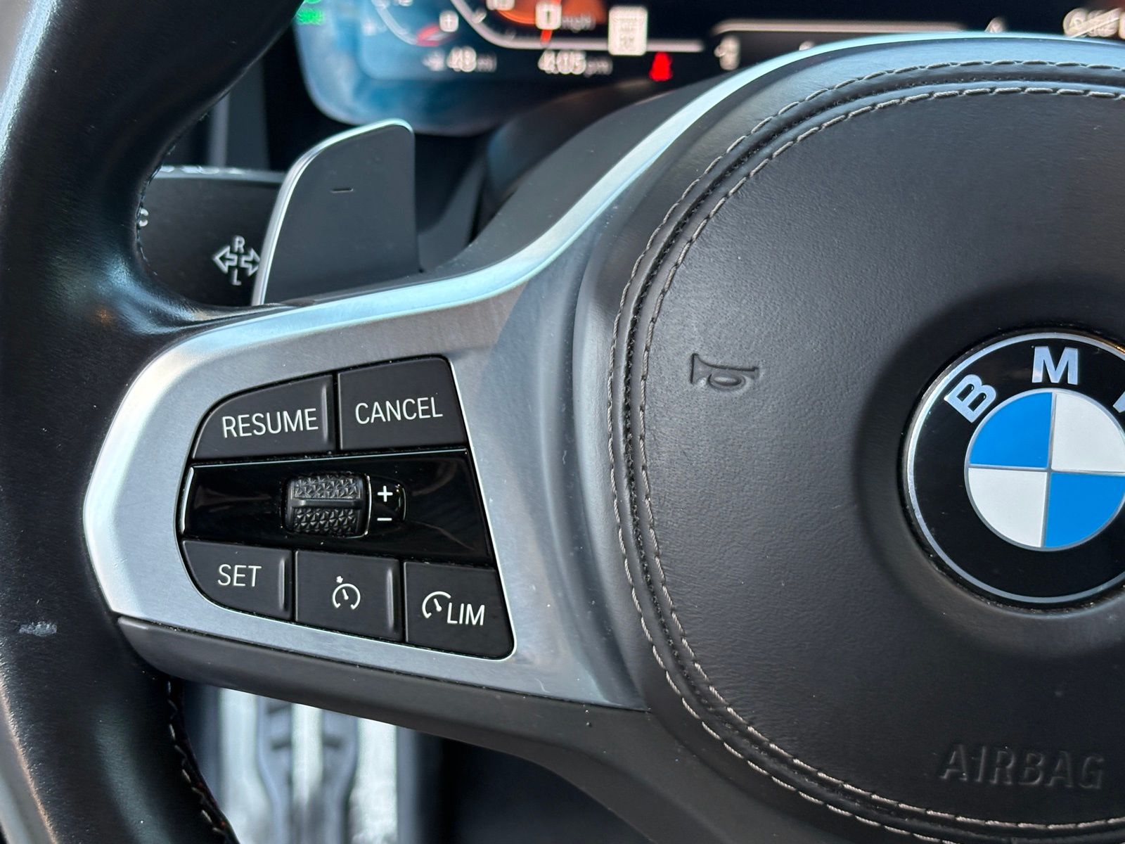 2023 BMW M850i thumbnail 18