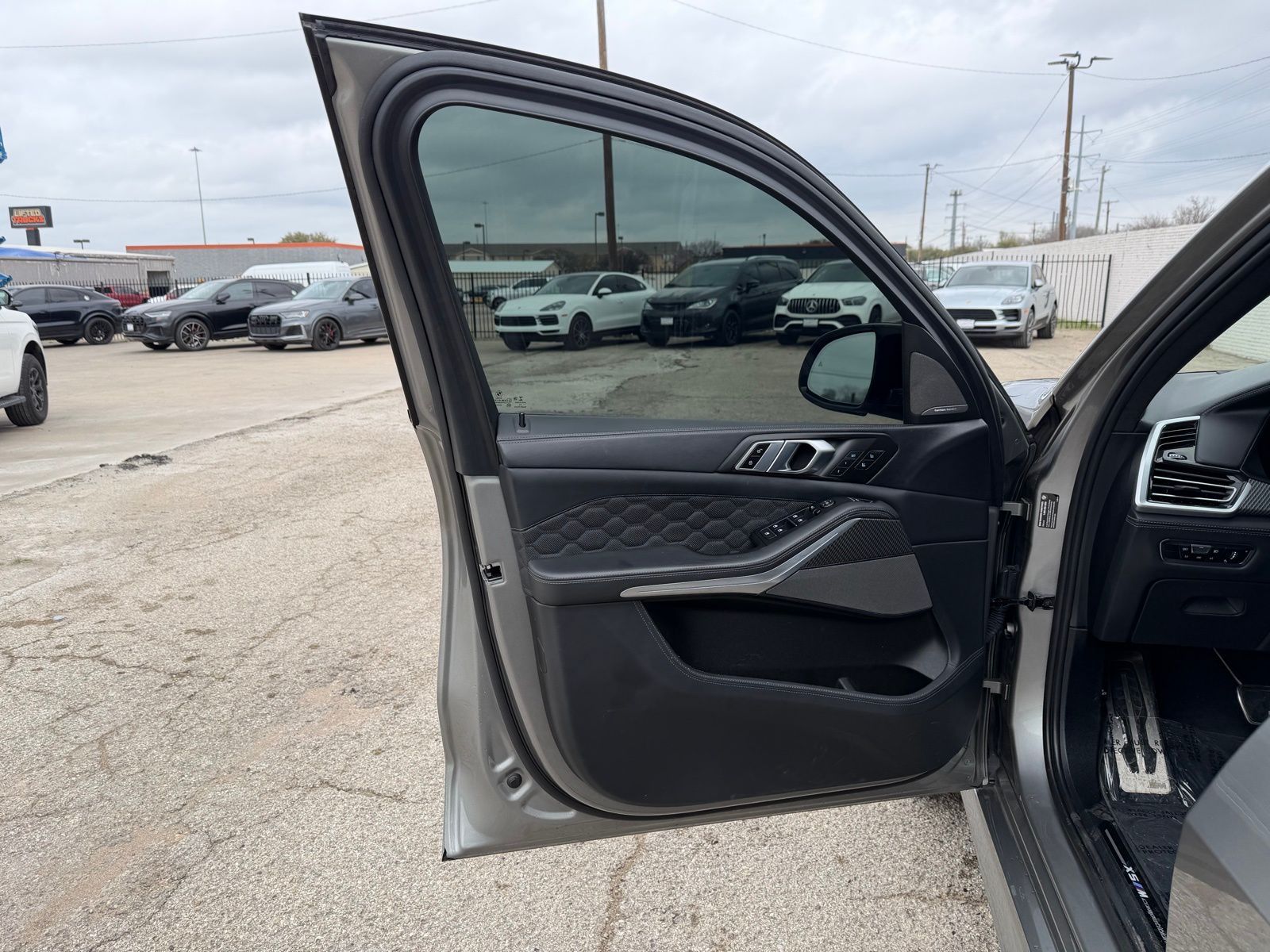 2022 BMW X5 M thumbnail 21