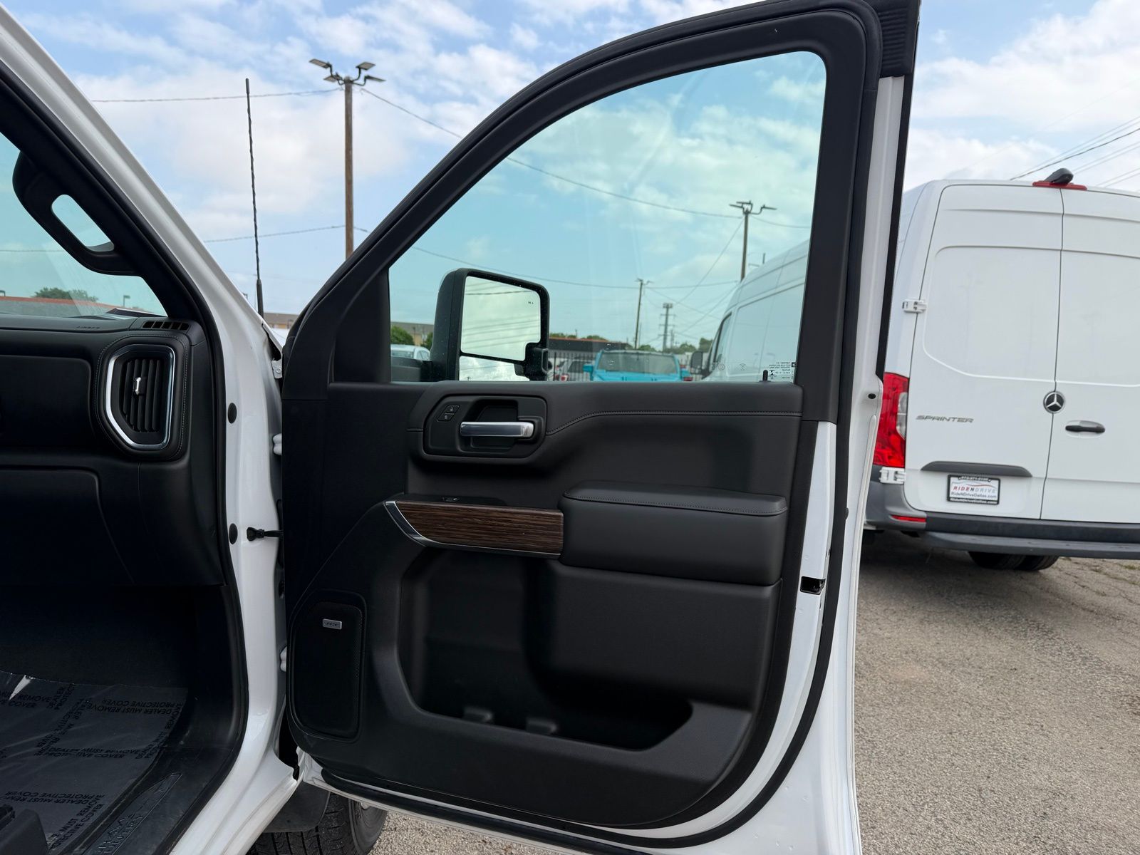 2022 Chevrolet Silverado 3500 HD thumbnail 25