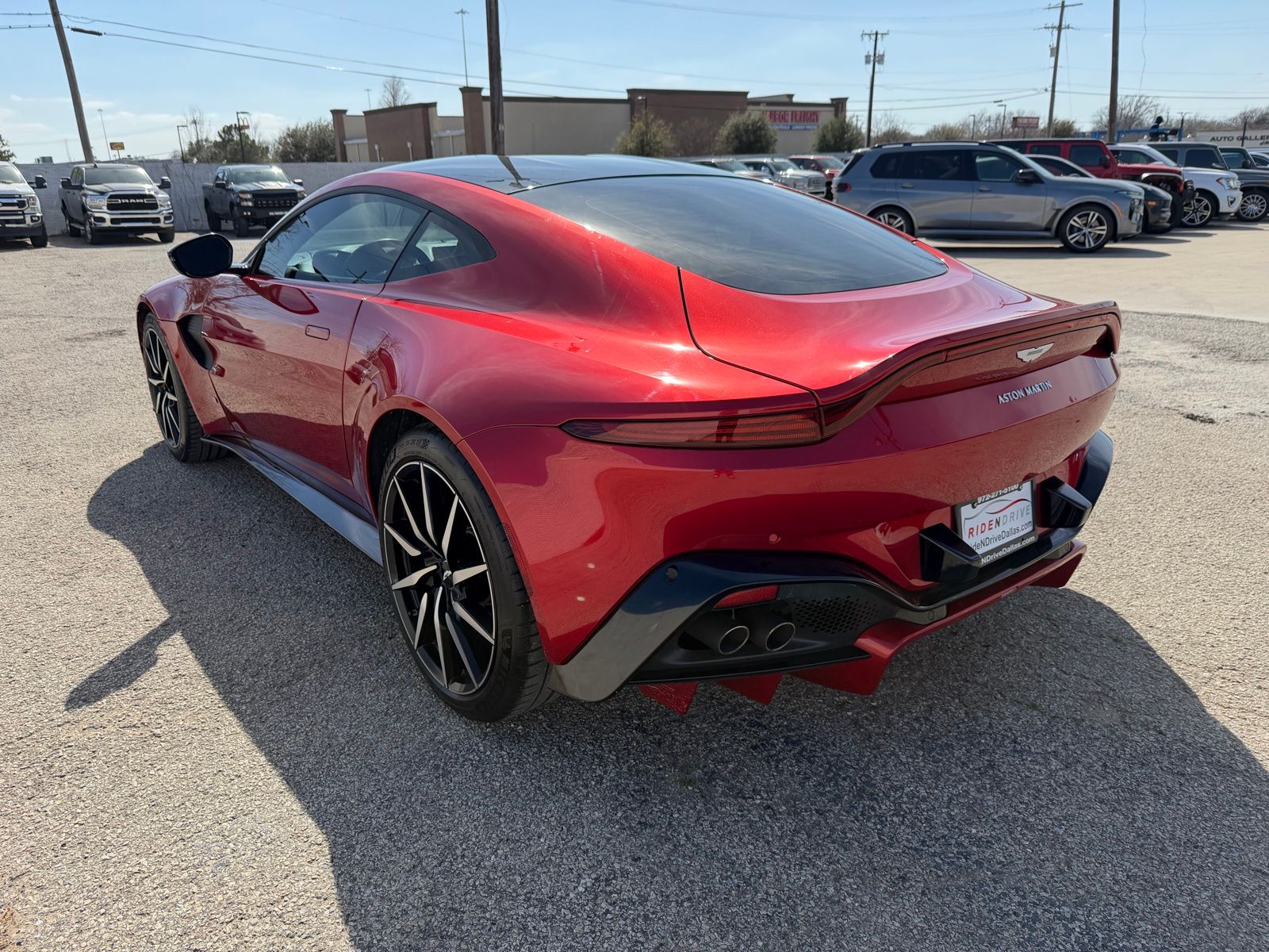 2019 Aston Martin Vantage thumbnail 5