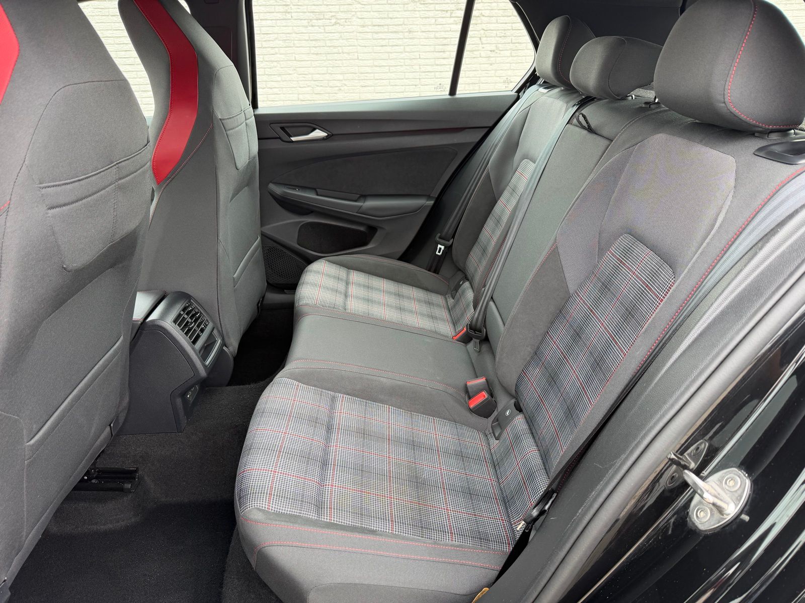 2024 Volkswagen Golf GTI thumbnail 23