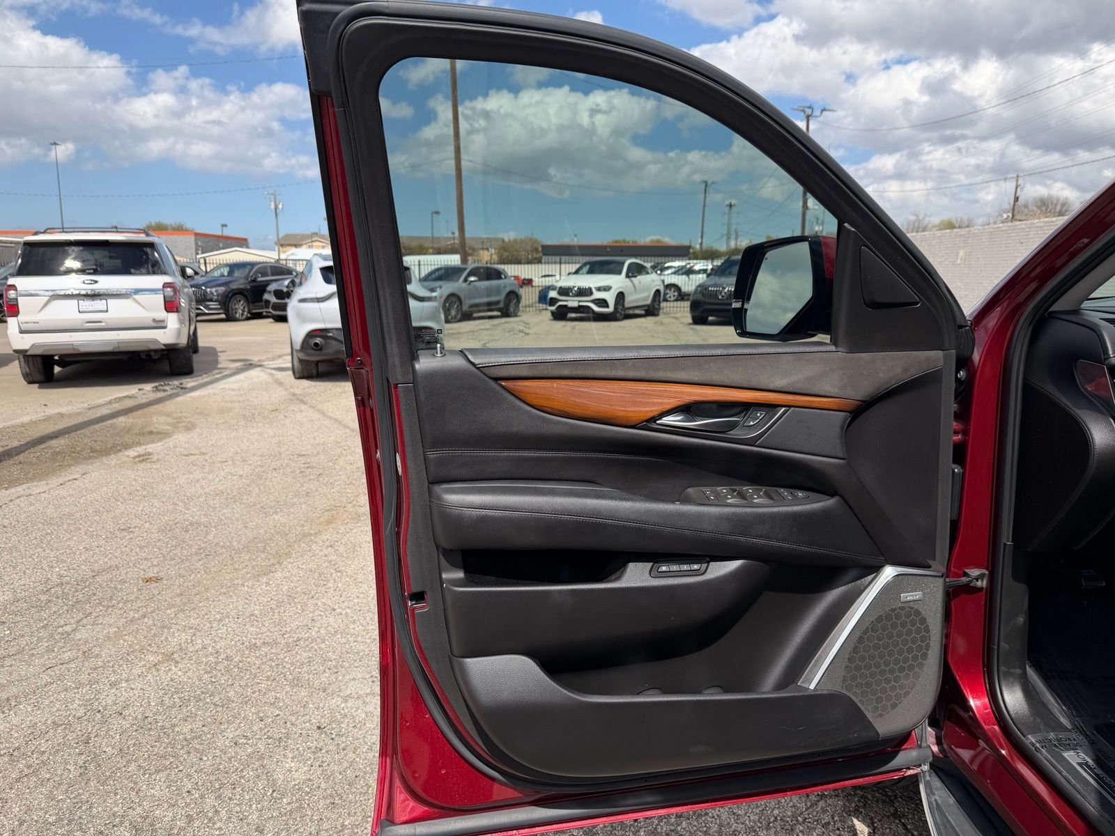 2017 CADILLAC Escalade thumbnail 22