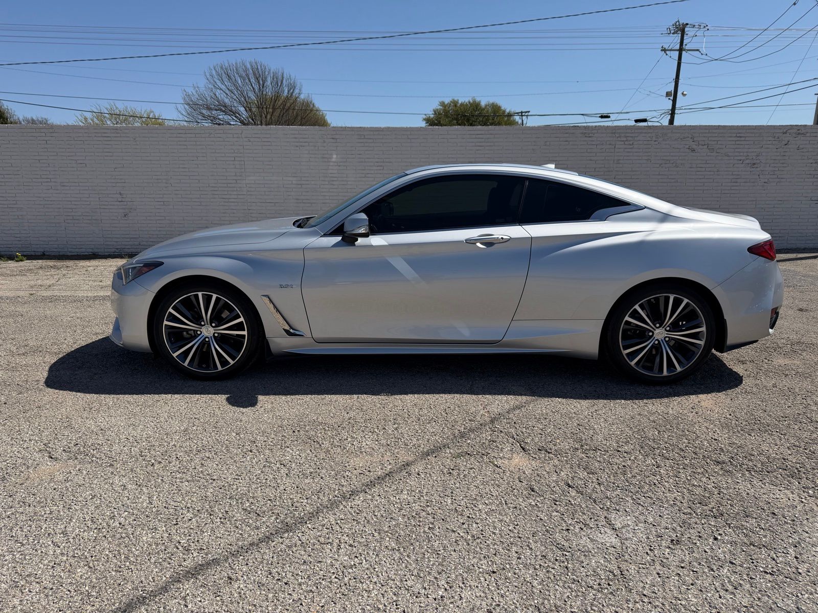 2018 INFINITI Q60 - Image 3