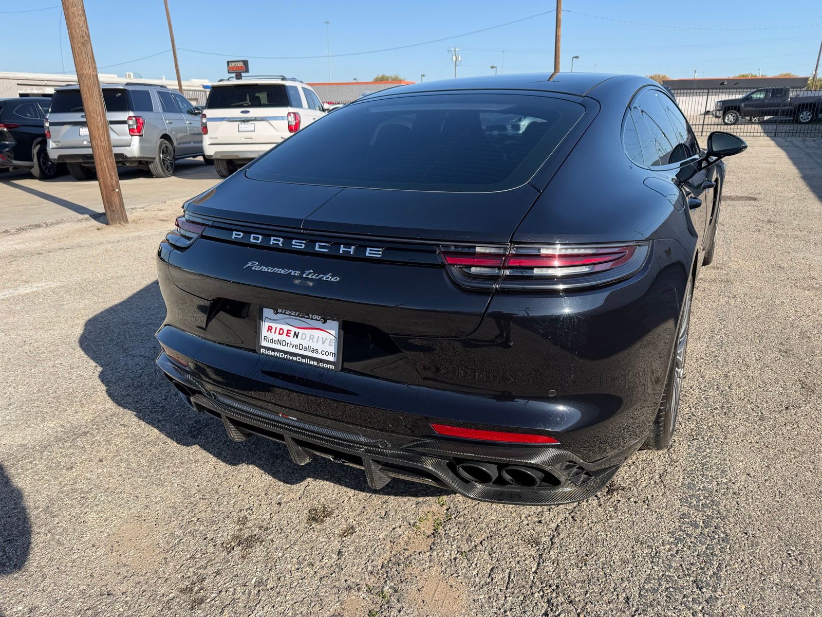 2017 Porsche Panamera thumbnail 7