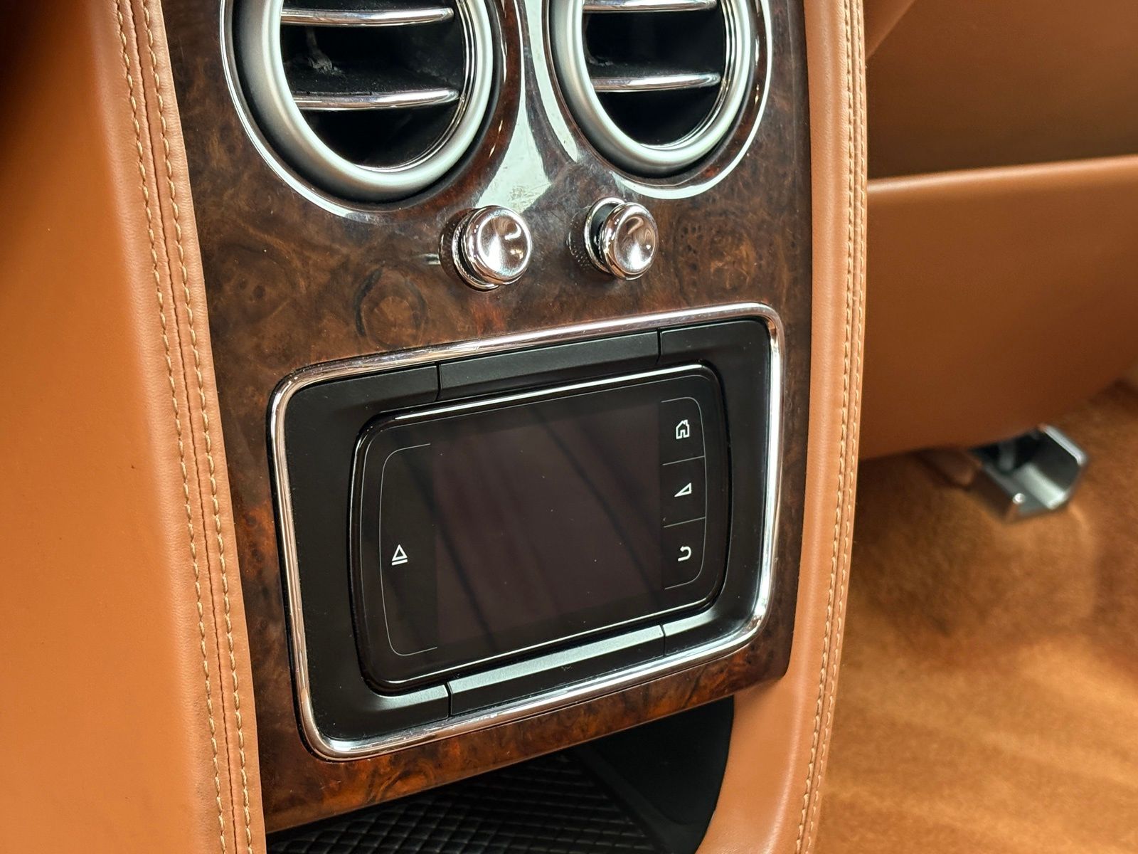 2016 Bentley Flying Spur thumbnail 41