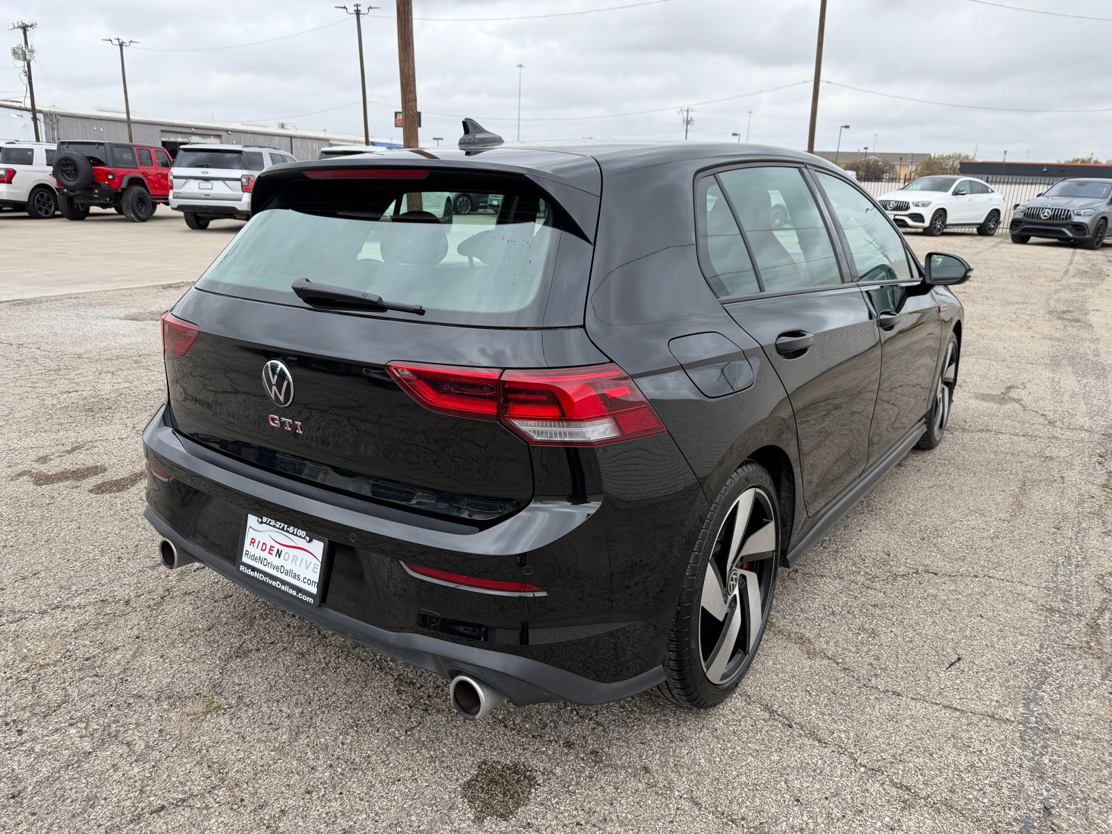 2024 Volkswagen Golf GTI thumbnail 8