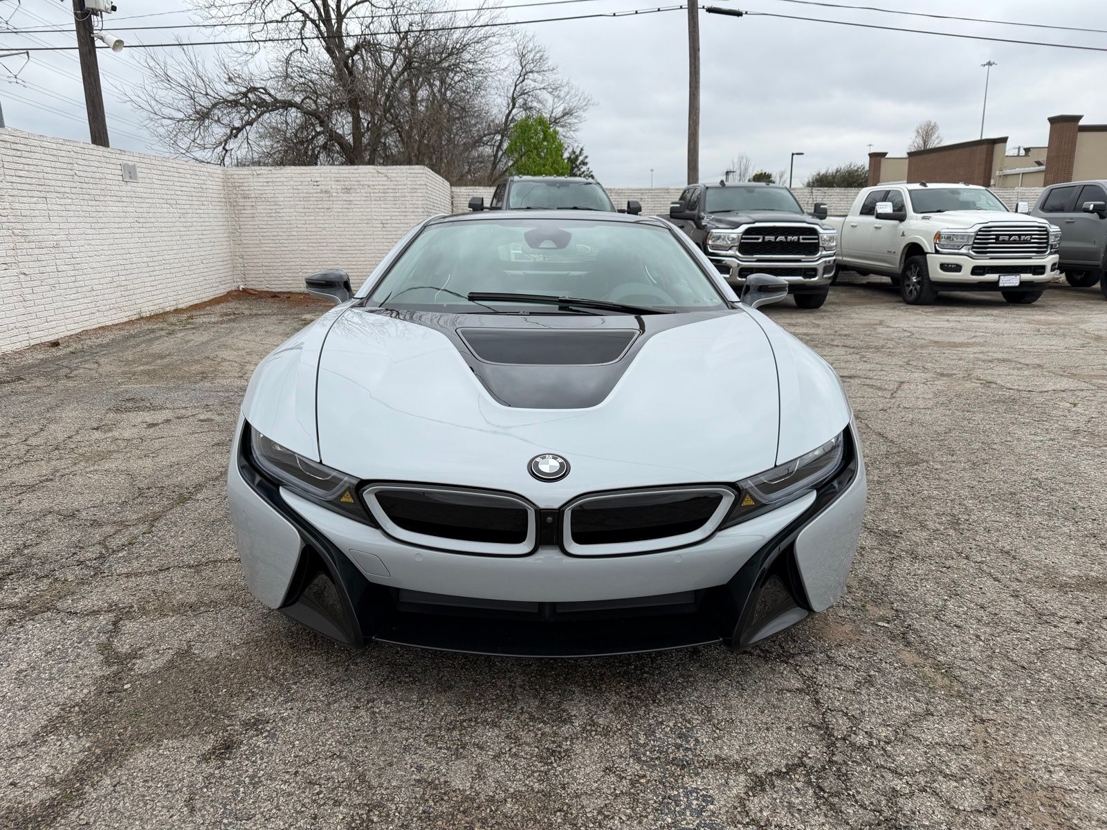 2016 BMW i8 thumbnail 11