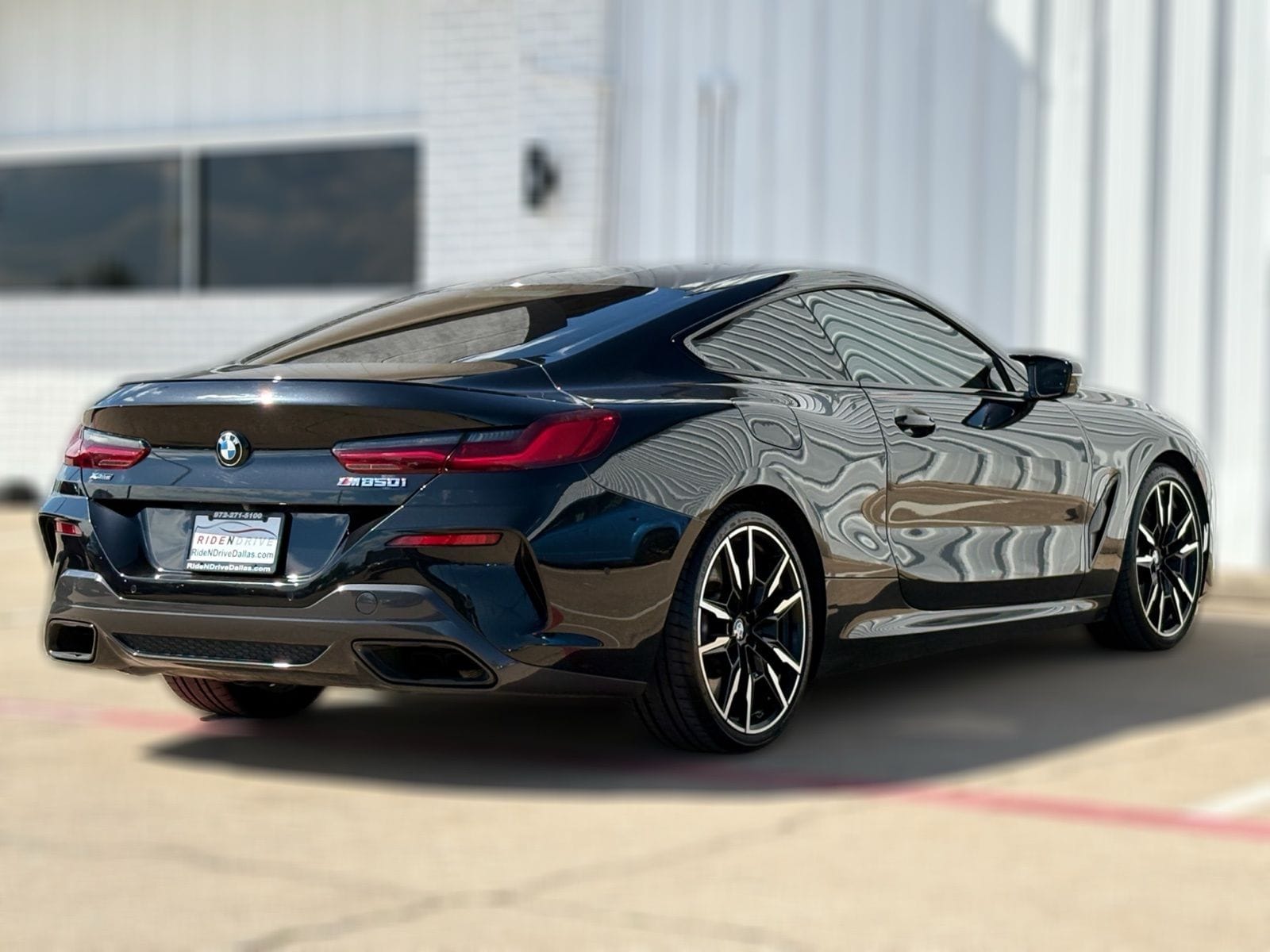 2023 BMW M850i thumbnail 9