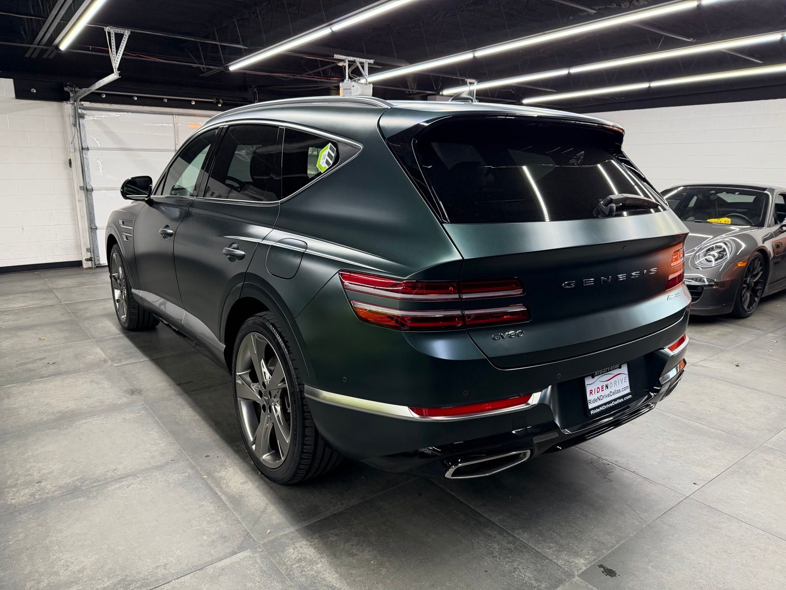 2023 Genesis GV80 thumbnail 5