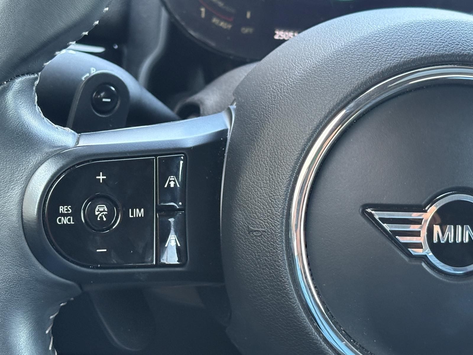 2023 MINI Countryman thumbnail 23