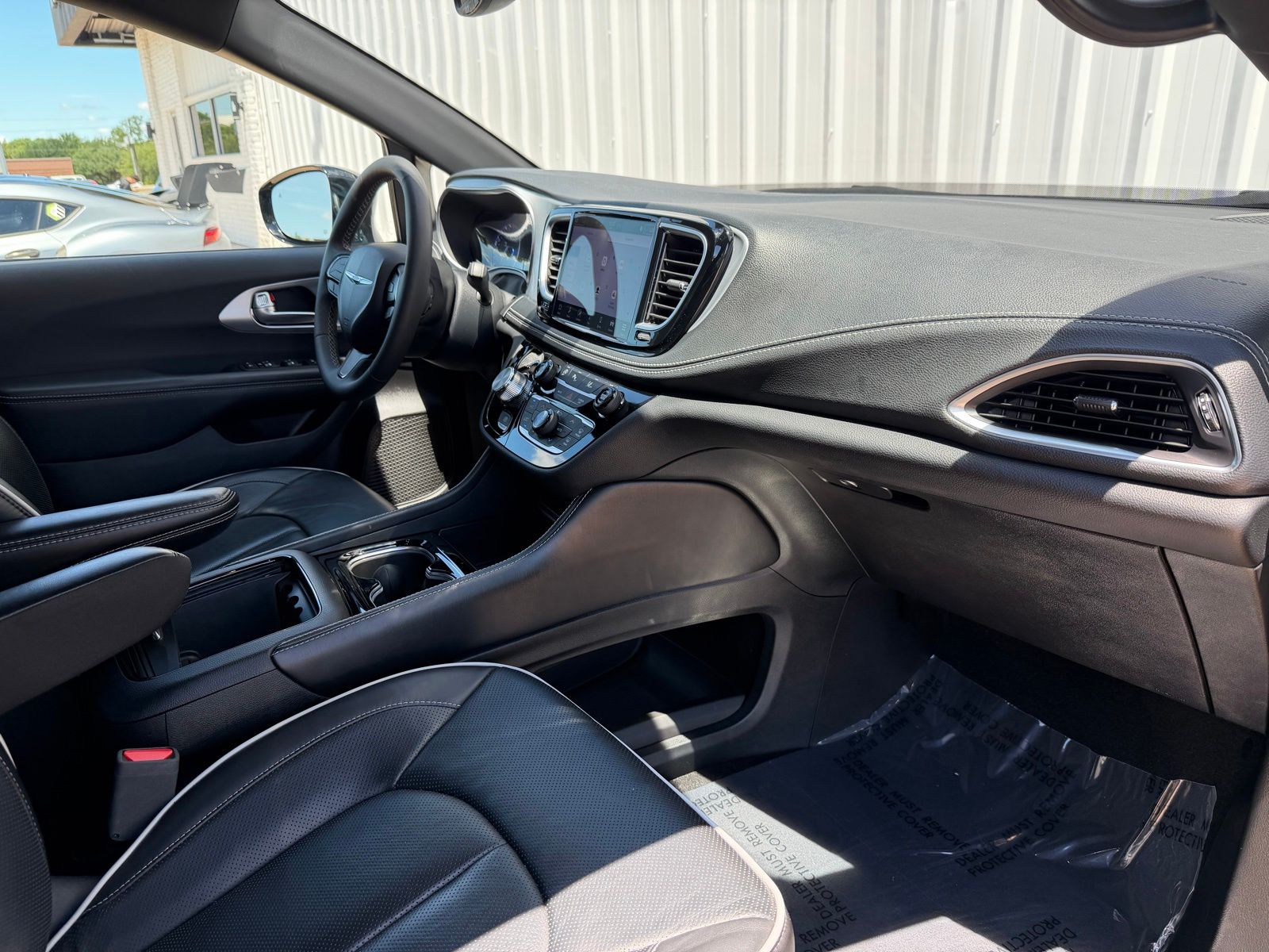 2025 Chrysler Pacifica Limited - Photo 18