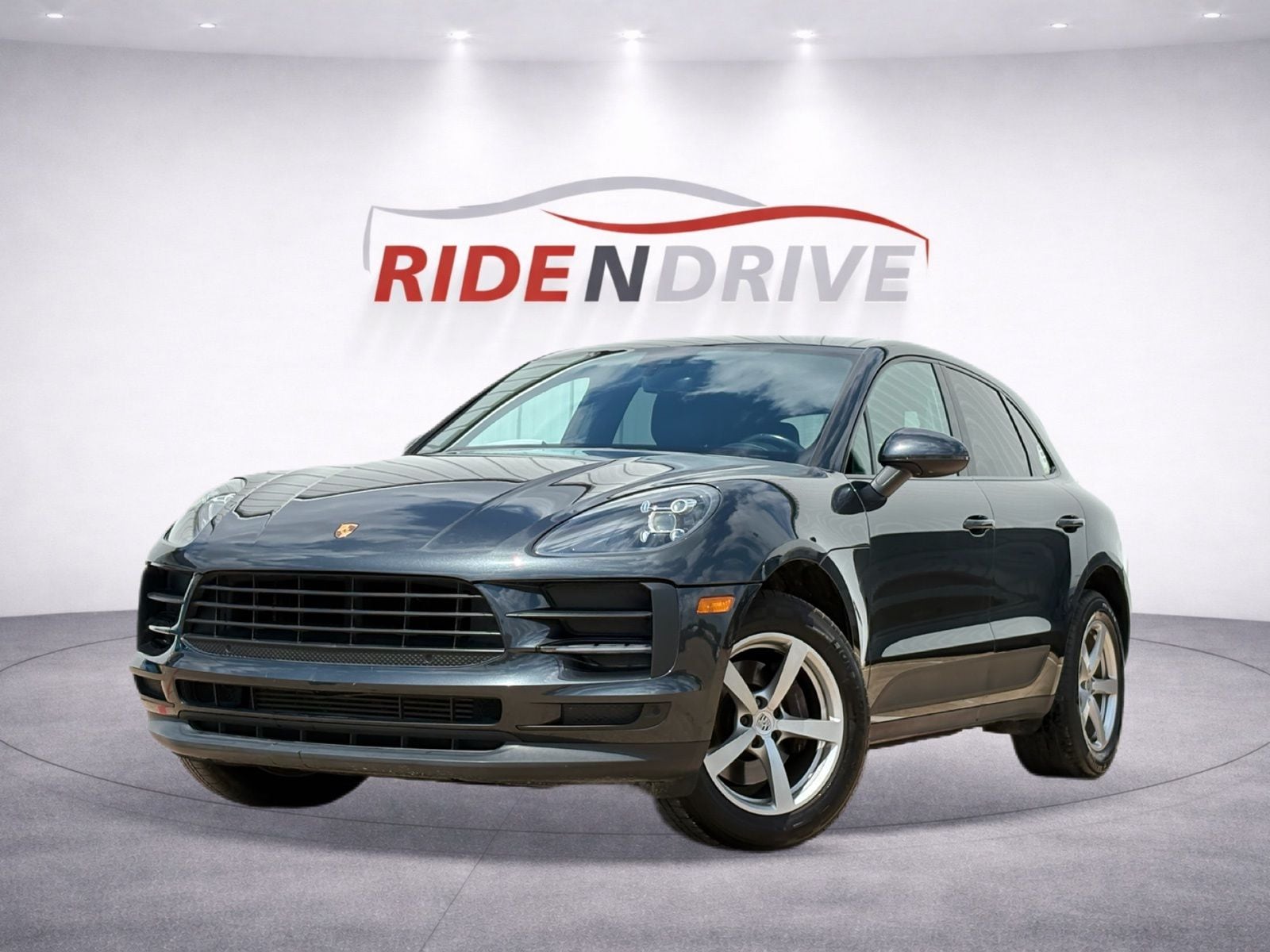 2020 Porsche Macan Base