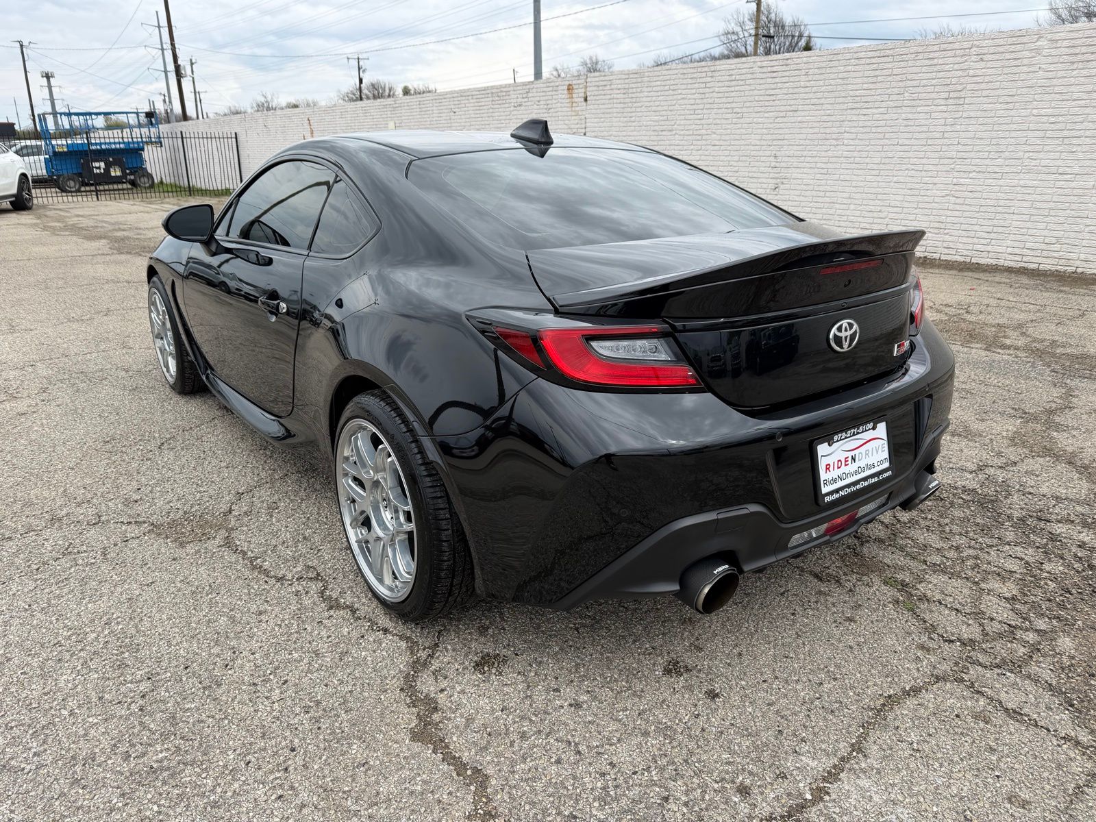 2023 Toyota GR86 thumbnail 5