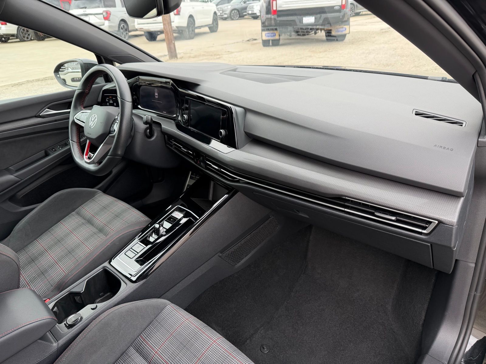 2024 Volkswagen Golf GTI thumbnail 19