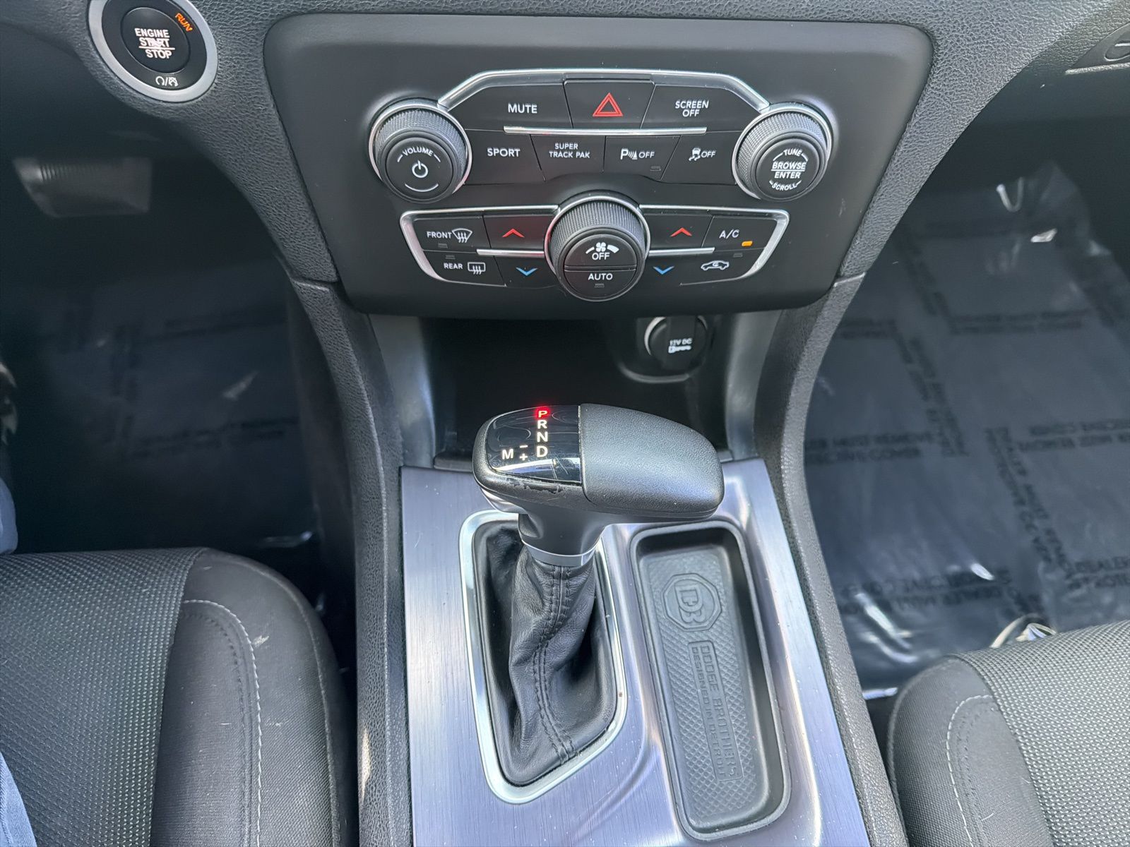 2018 Dodge Charger thumbnail 17