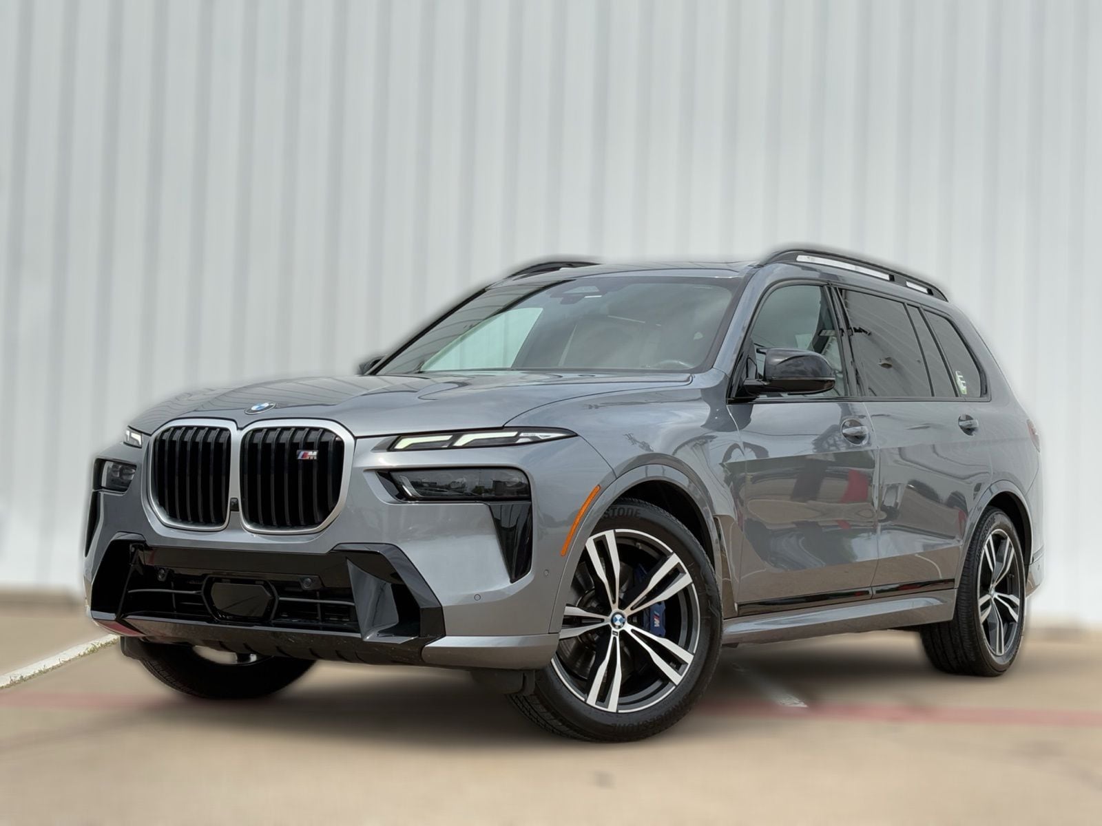 2023 BMW X7 - Image 2