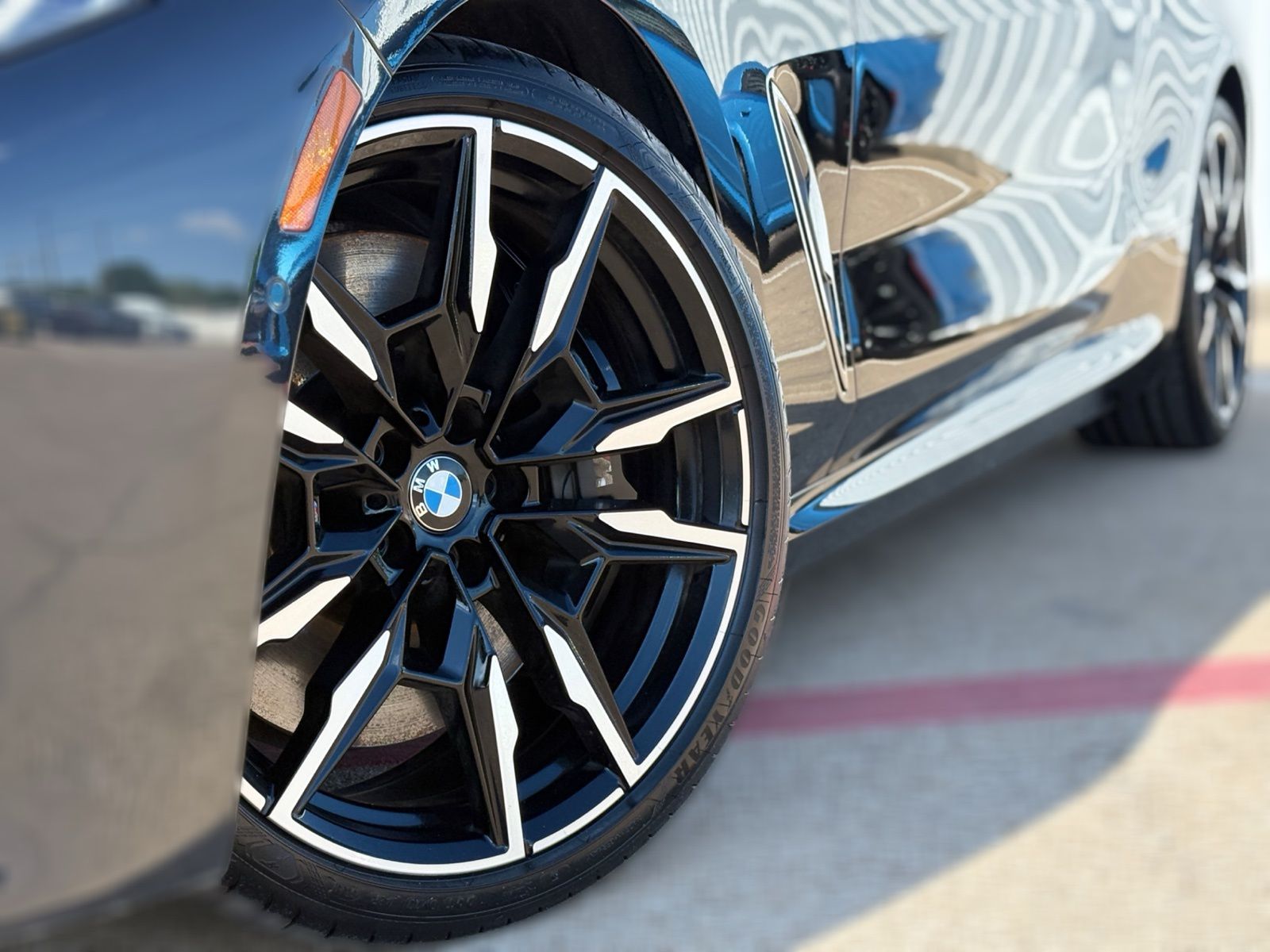 2023 BMW M850i thumbnail 11